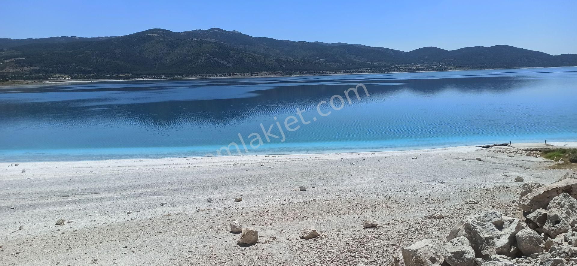 Yeşilova Doğanbaba Köyü Satılık Konut İmarlı Salda Gölü Doğanbaba Köyü İmarlı Arsa