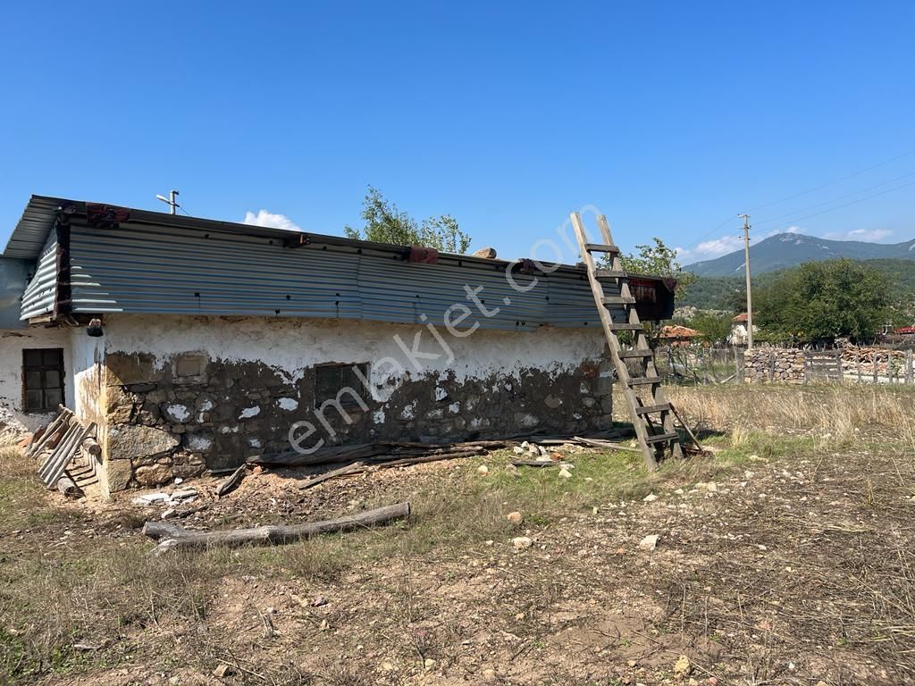 Bayramiç Bekirler Köyü Satılık Köy Evi  ÇANAKKALE BAYRAMİÇ BEKİRLER KÖYÜNDE SATILIK TAŞ EV ARSASI