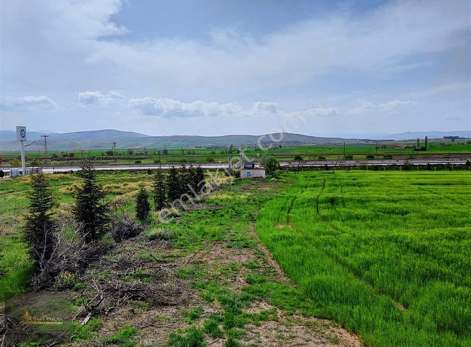 Sandıklı Yunus Emre Satılık Tarla ELİT EMLAK TAN ANTALYA ANAYOL ASFALTA SIFIR 92.354 m2 ARAZI