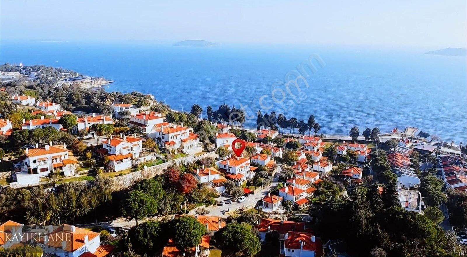 Urla İskele Satılık Villa Urla iskelede Yelkenkaya Sitesinde Deniz manzaralı Satılık Villa