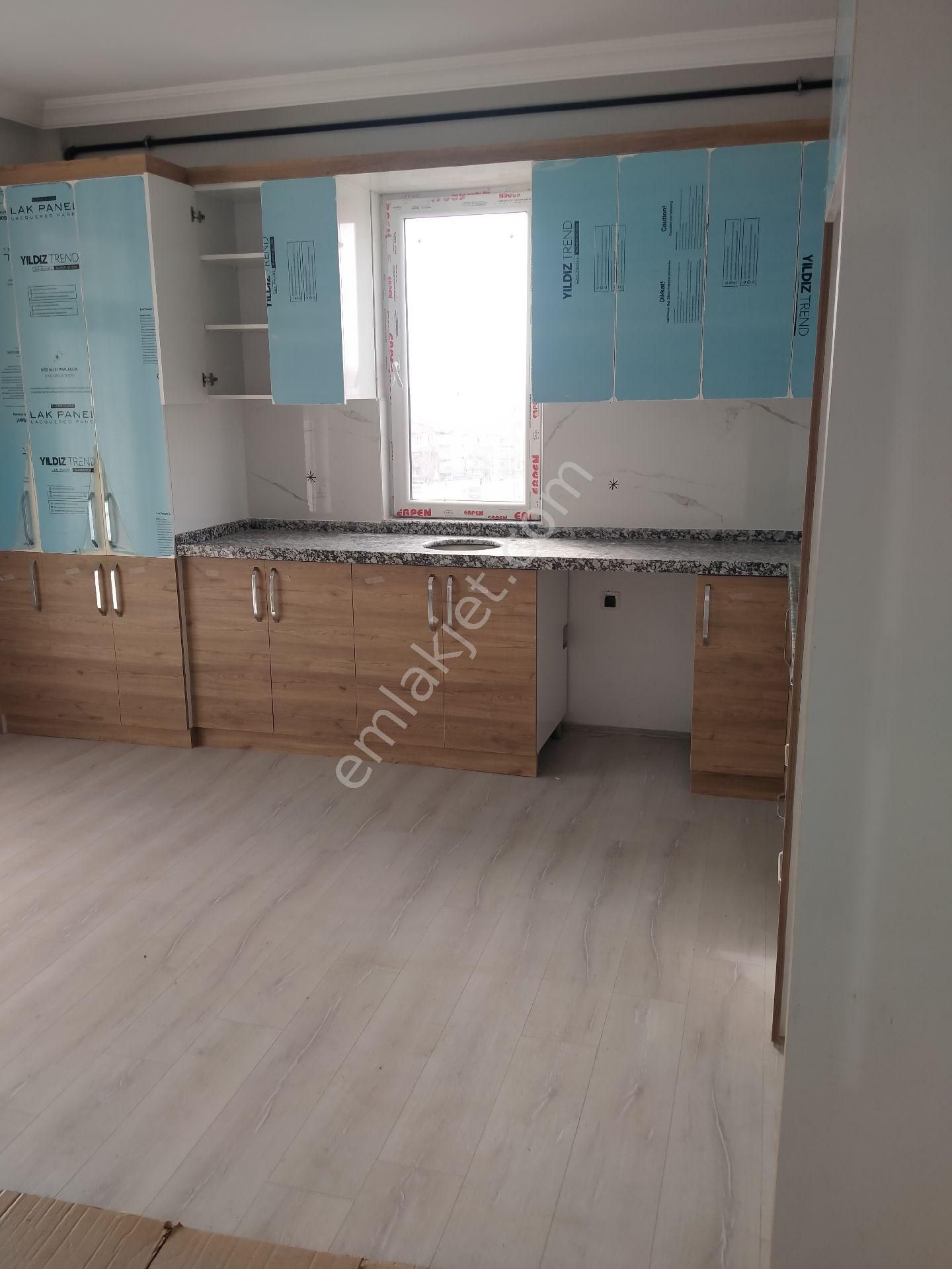 Çorum Merkez Kale Satılık Daire ÇORUM MERKEZ MEVLANA OKUL YANI İÇİ YAPILI SATILIK DAİRE 