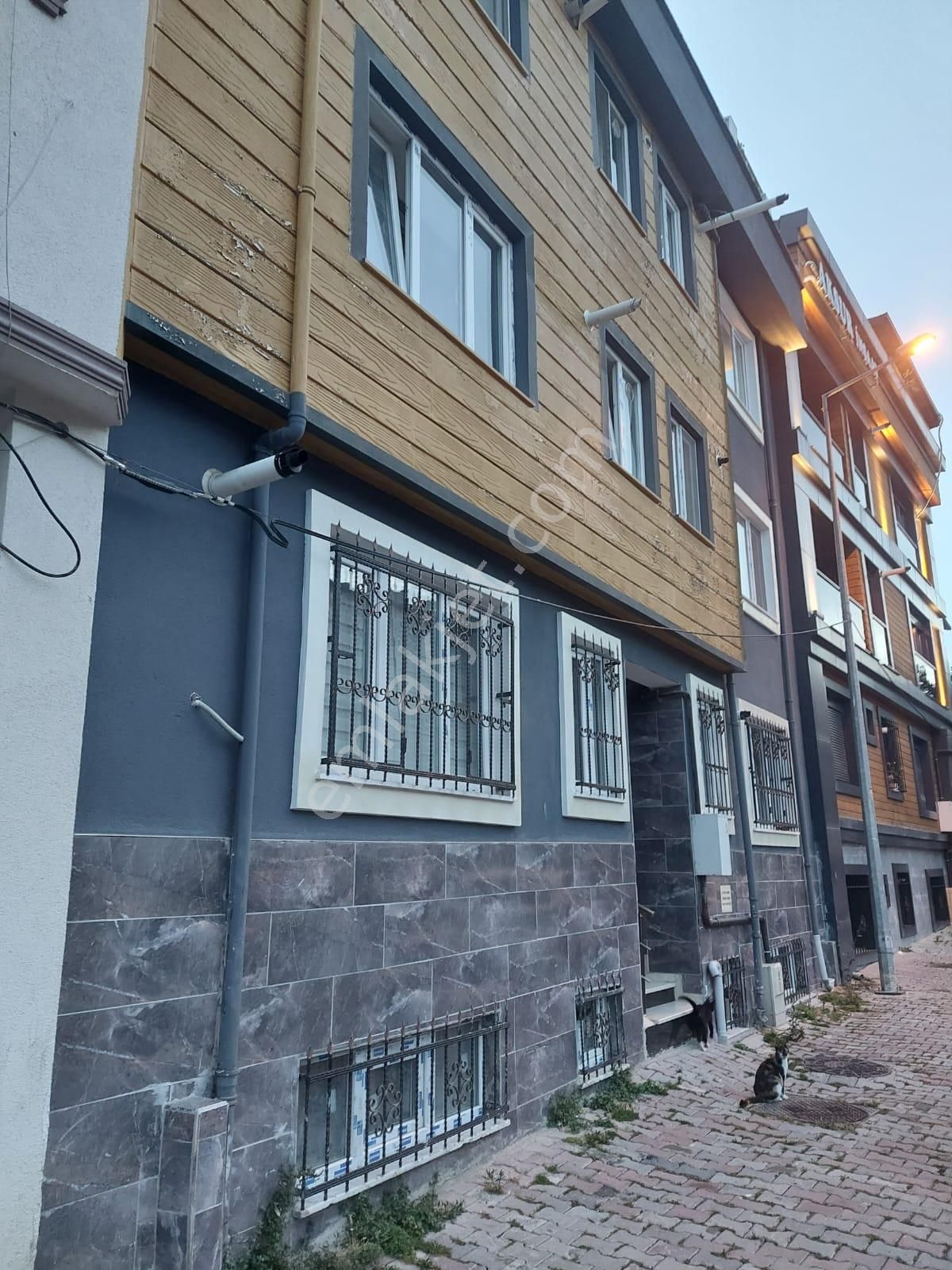 Eyüpsultan İslambey Satılık Daire  EYÜPSULTAN İSLAMBEYDE SATILIK 2+1 80 M2 BAHÇEKATI DAİRE