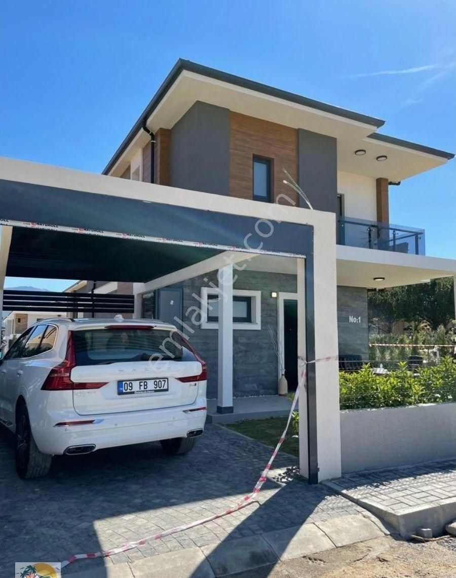 Kuşadası Davutlar Satılık Villa Davutlar Sahilinde Denize 800 mt Müstakil Havuzlu-Otoparklı  Son VİLLALAR