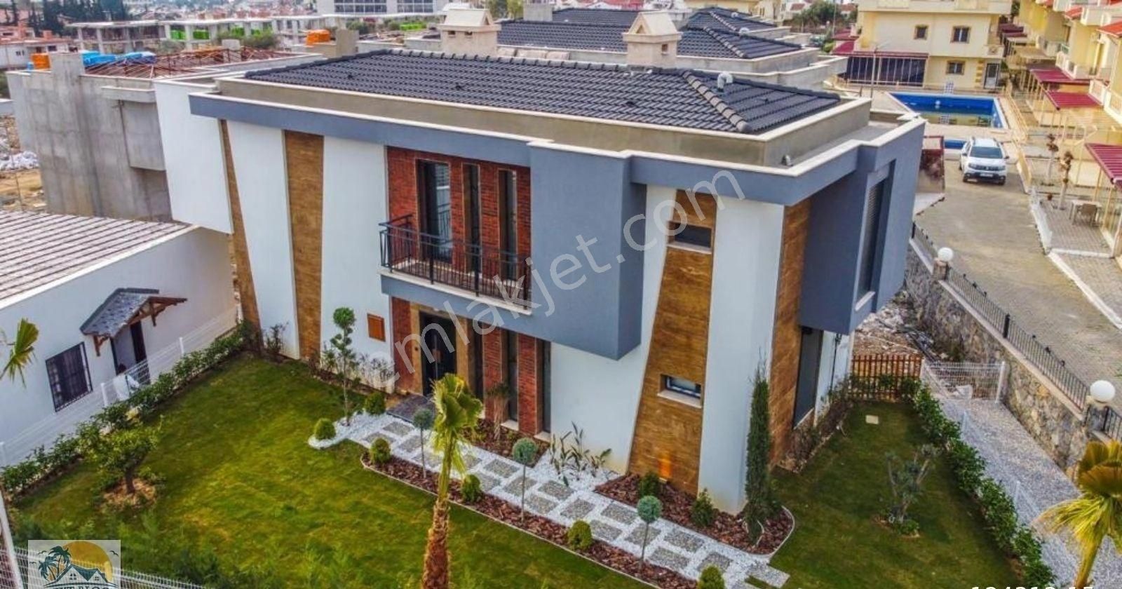 Kuşadası Değirmendere Satılık Villa Kuşadası'nda Satılık 4+1 Havuz-otopark-şömine-otopark-yerden Isıtma Full Villa