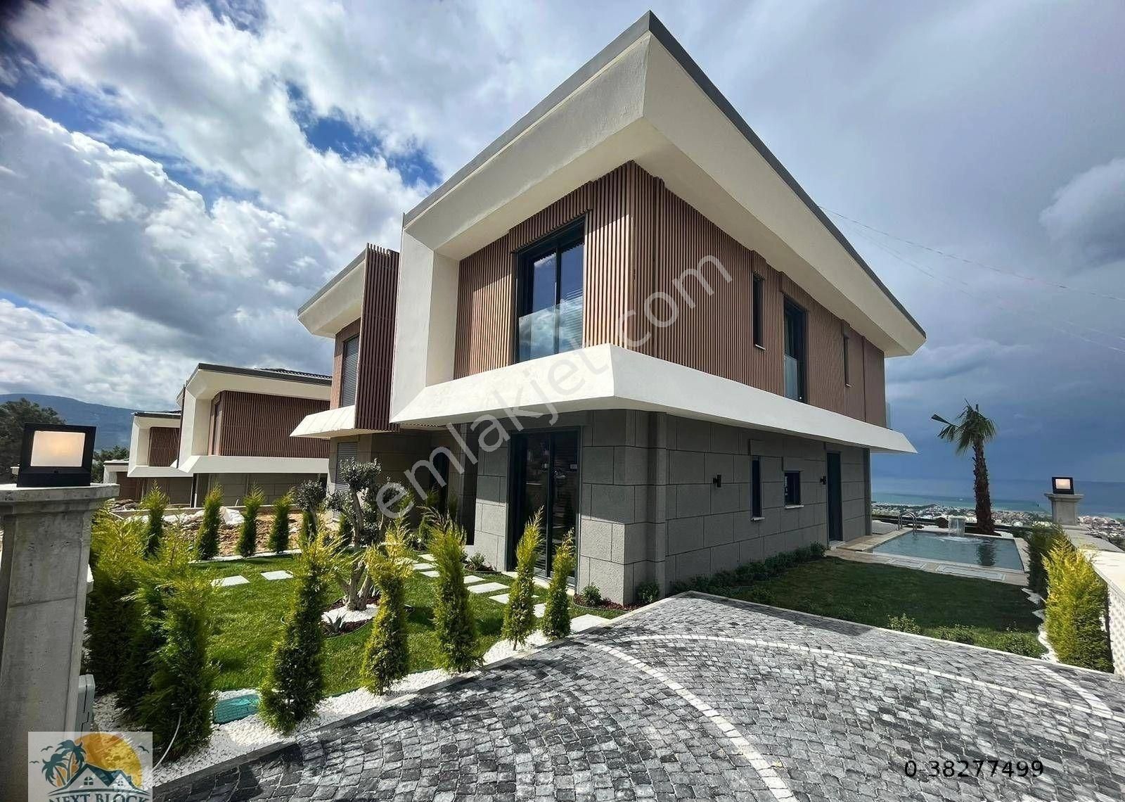 Kuşadası Soğucak Satılık Villa Panaromik Deniz Manzaralı 4+1 Havuz+Hamam+Sauna+Sinema Odası VİP