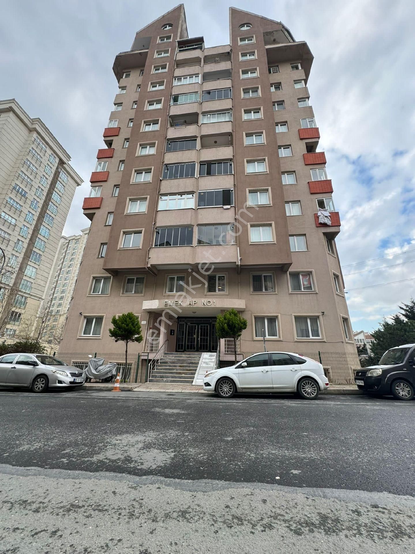 Başakşehir Başakşehir Satılık Daire  BAŞAKŞEHİR YENİ METROYA ÇOK YAKIN 2+1 120M2 EMEK APT. SATILIK