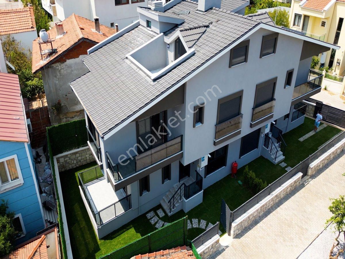 Urla Güvendik Satılık Villa ÇEŞMEALTI MERKEZDE GÜVENDİK OKUL CADDESİNDE 5+1 HARİKA VİLLA