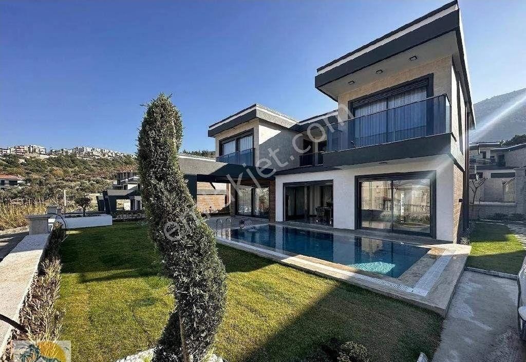 Kuşadası Güzelçamlı Satılık Villa GÜZELÇAMLI ORMANIN ETEKLERİNDE MÜSTAKİL_HAVUZ_HAMAM_SAUNA_OTOPARK_DENİZ MANZARALI VİLLA