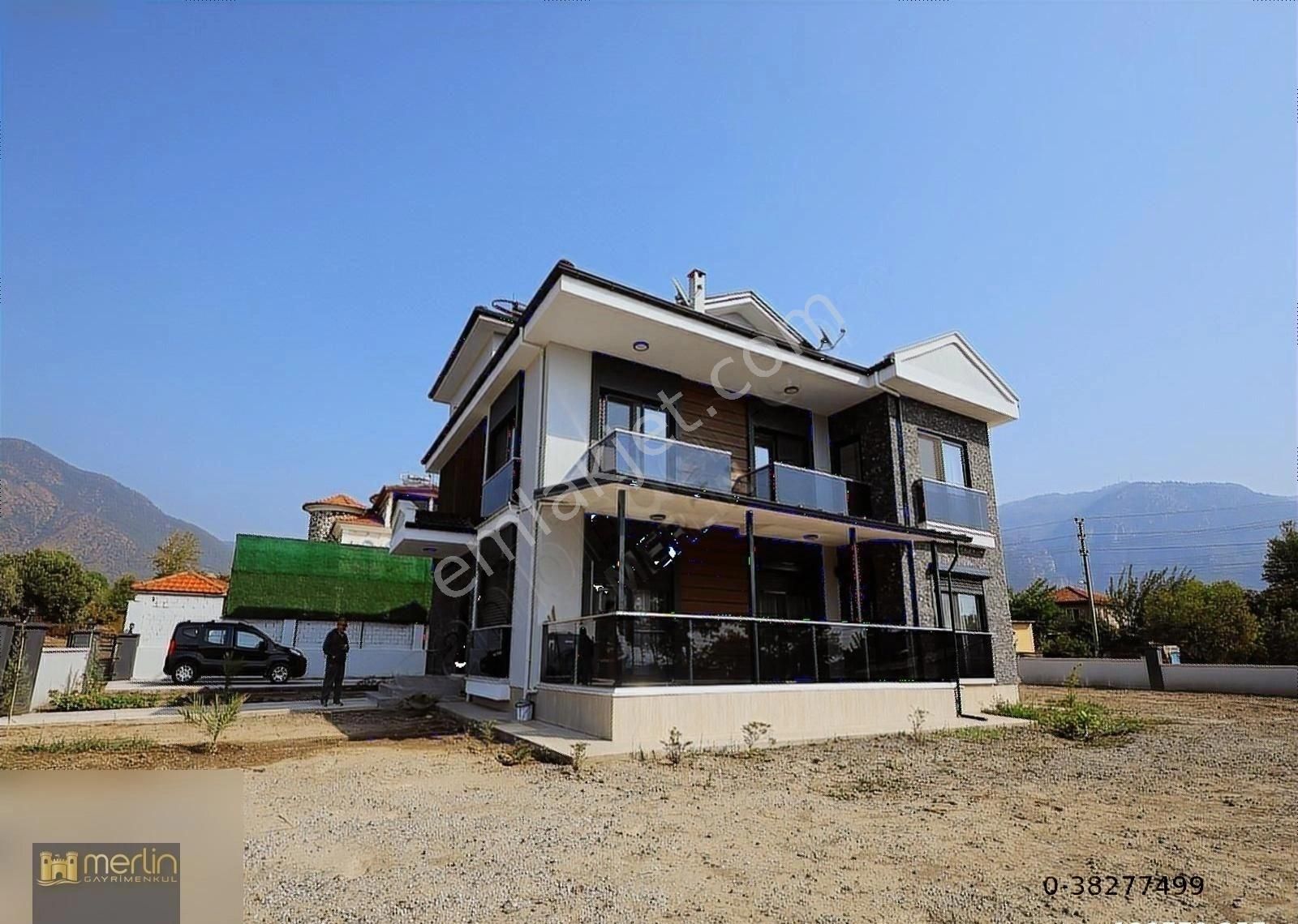 Köyceğiz Yeni Satılık Villa Köyceğiz merkezde 1.184 m² arsa içinde 7+1 satılık lüks villa