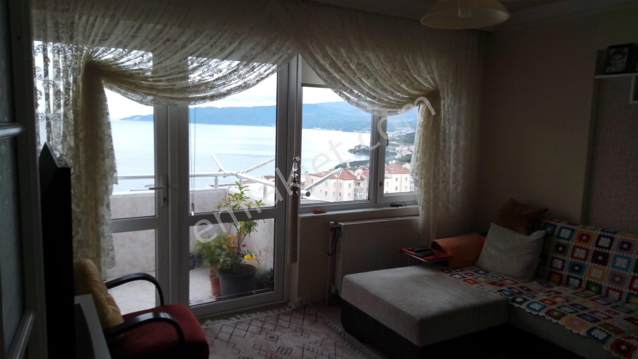 Gemlik Cumhuriyet Mah.de 3+1 Satılık Daire, Bakımlı, Masrafsız, Caddeye, Okula Ve Marketlere Yakın - Görsel 16