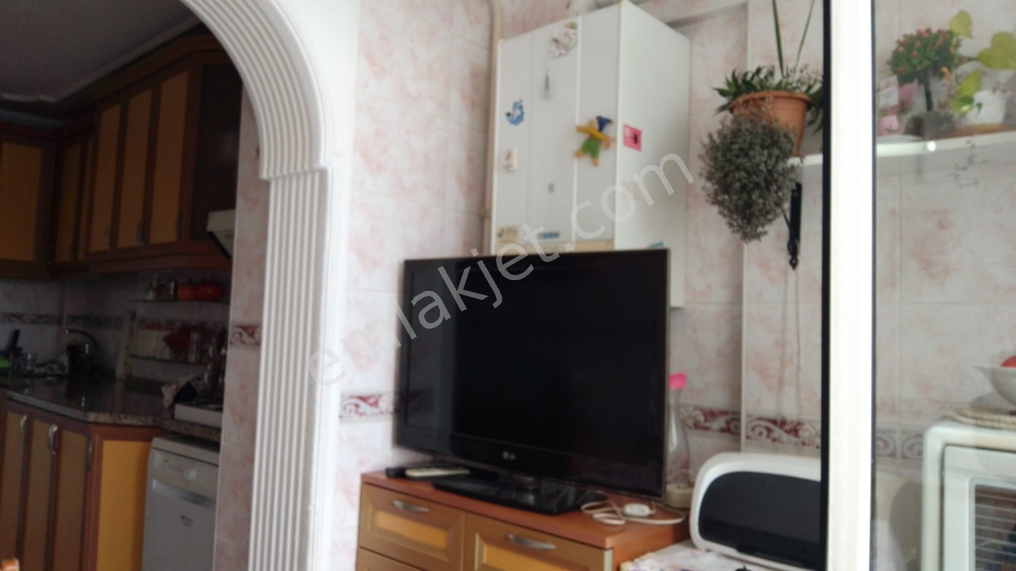 Gemlik Cumhuriyet Mah.de 3+1 Satılık Daire, Bakımlı, Masrafsız, Caddeye, Okula Ve Marketlere Yakın - Görsel 23