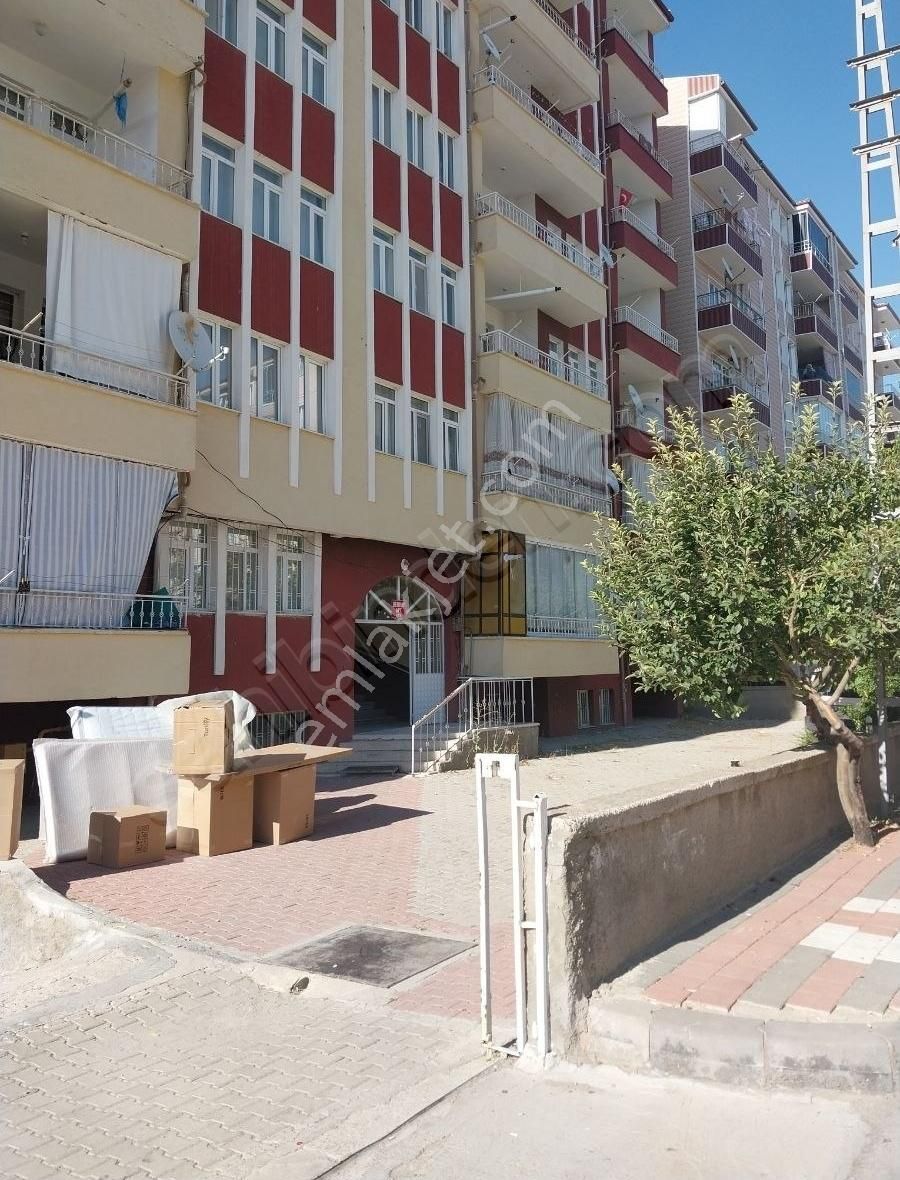 Yerköy Erzurum Satılık Daire Erzurum mahallesinde güney cephe 2 kat daire