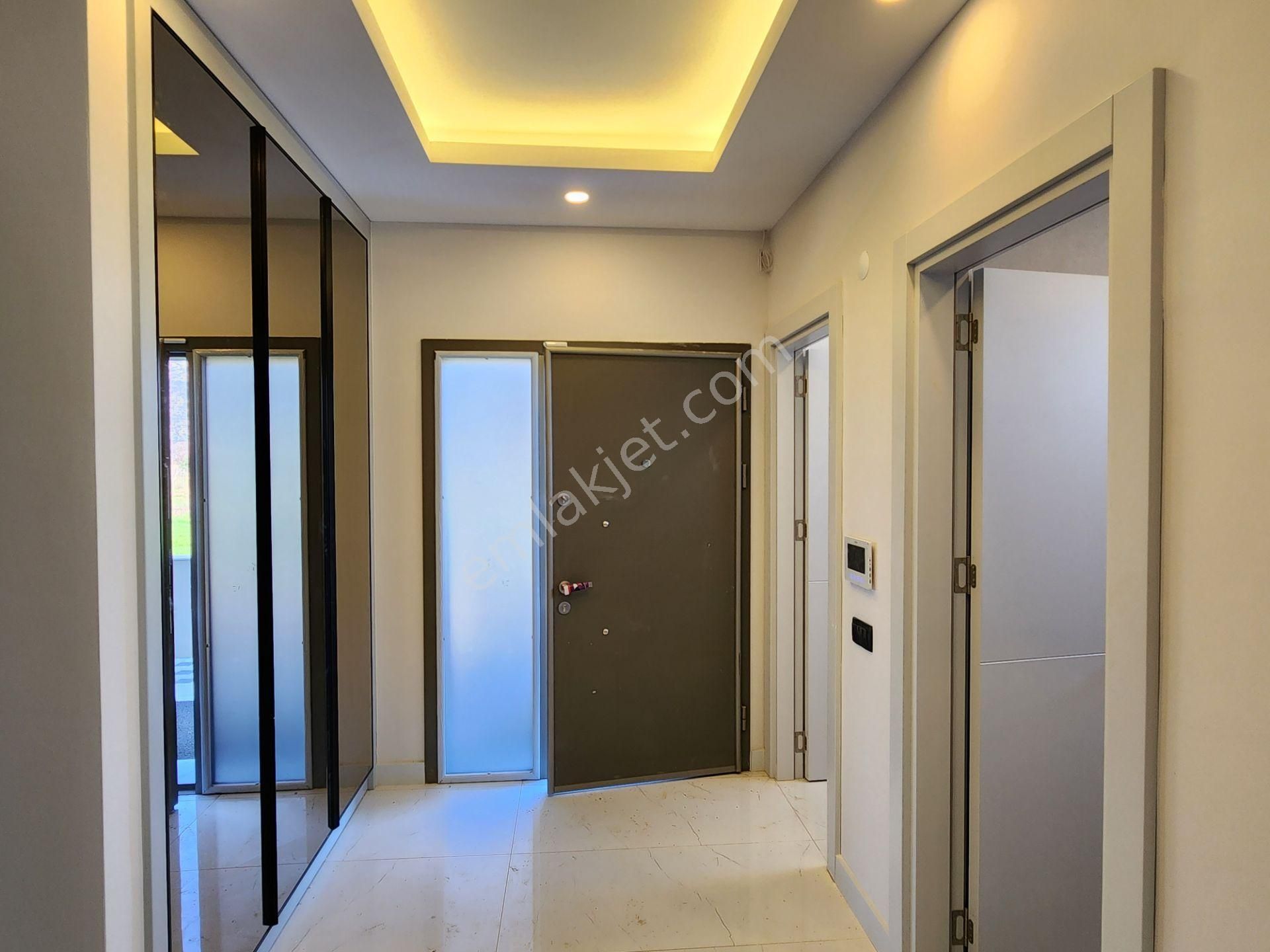 Yeniköy'de 4+1 Havuzlu, Bahçeli Müstakil Kullanımlı 250 M2 Villa - Görsel 24