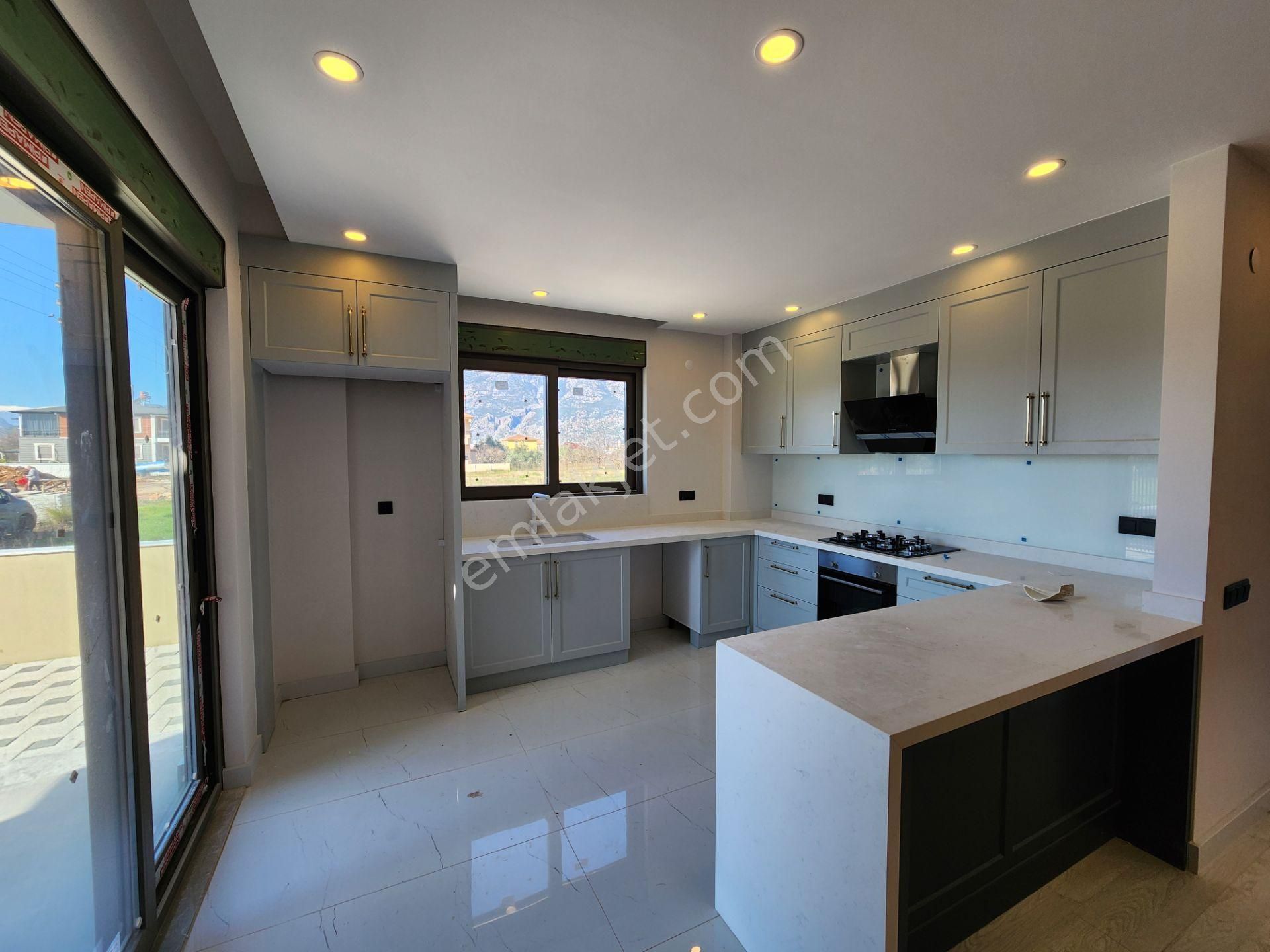 Yeniköy'de 4+1 Havuzlu, Bahçeli Müstakil Kullanımlı 250 M2 Villa - Görsel 26