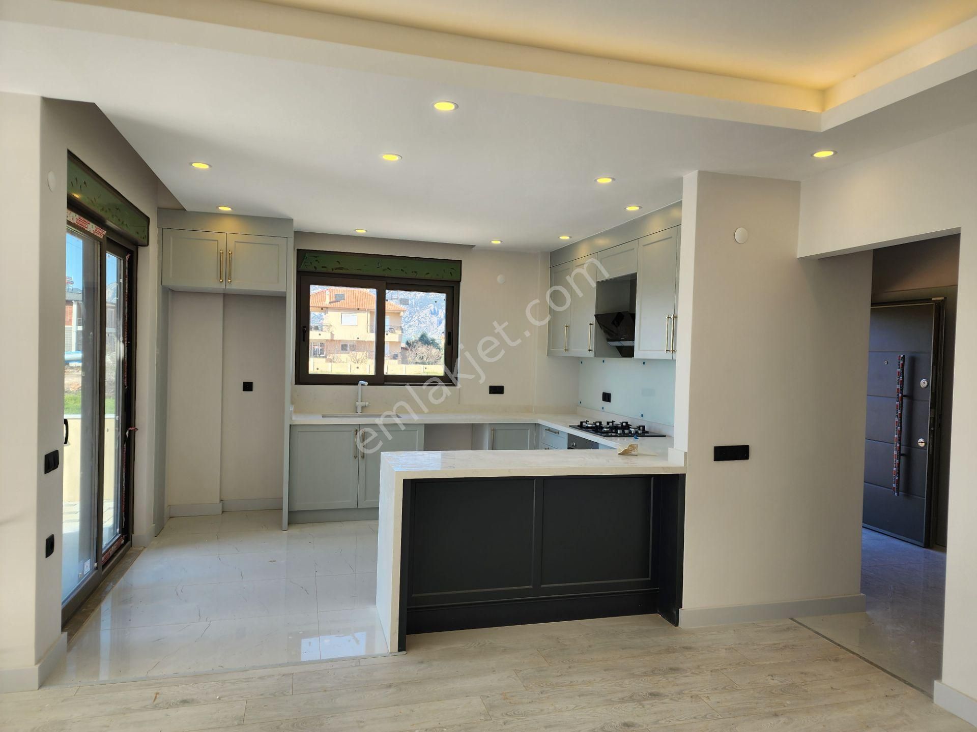 Yeniköy'de 4+1 Havuzlu, Bahçeli Müstakil Kullanımlı 250 M2 Villa - Görsel 27