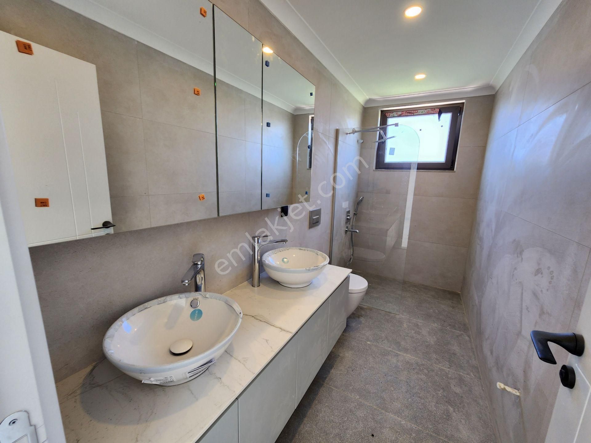 Yeniköy'de 4+1 Havuzlu, Bahçeli Müstakil Kullanımlı 250 M2 Villa - Görsel 7