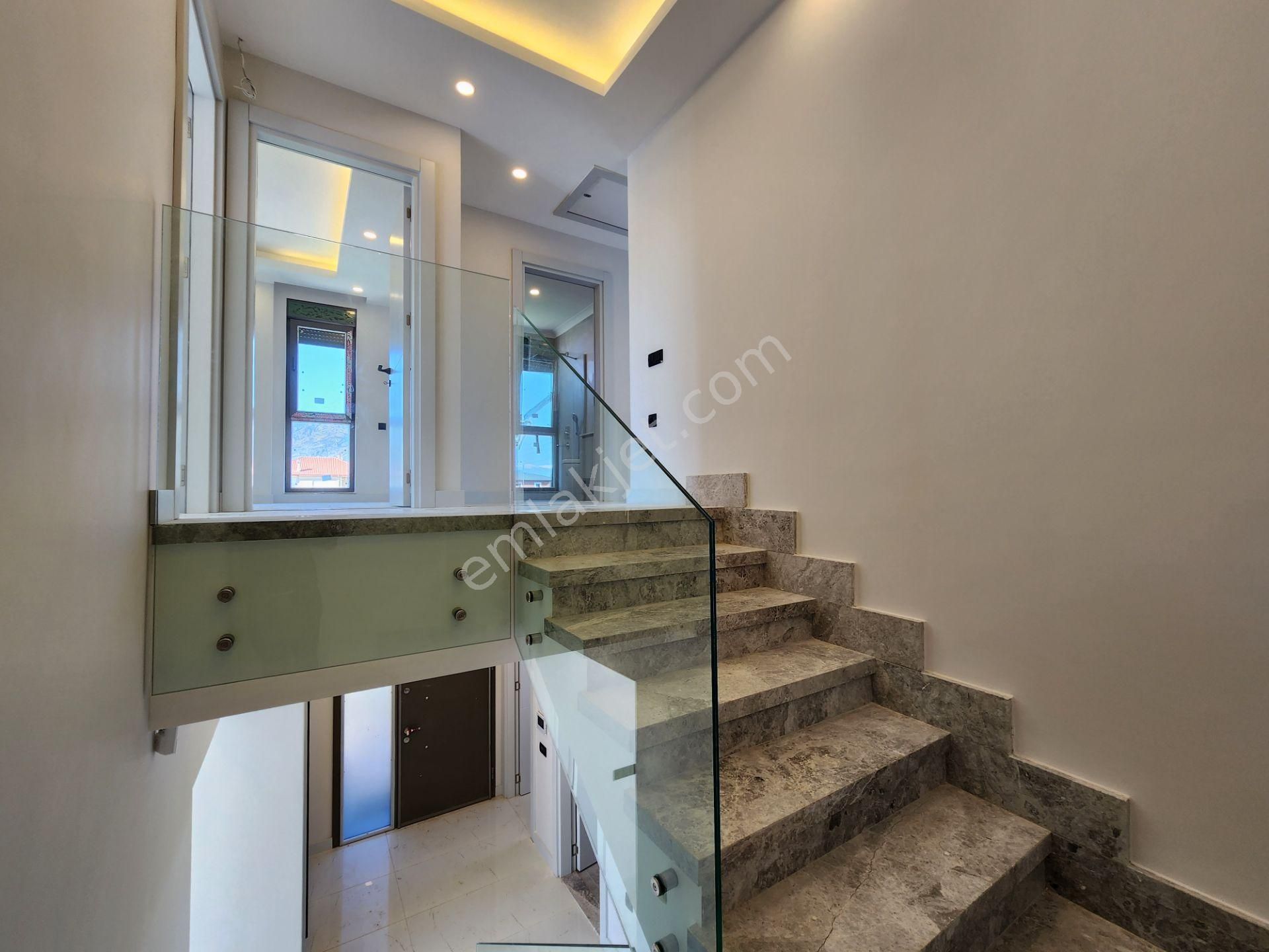 Yeniköy'de 4+1 Havuzlu, Bahçeli Müstakil Kullanımlı 250 M2 Villa - Görsel 16