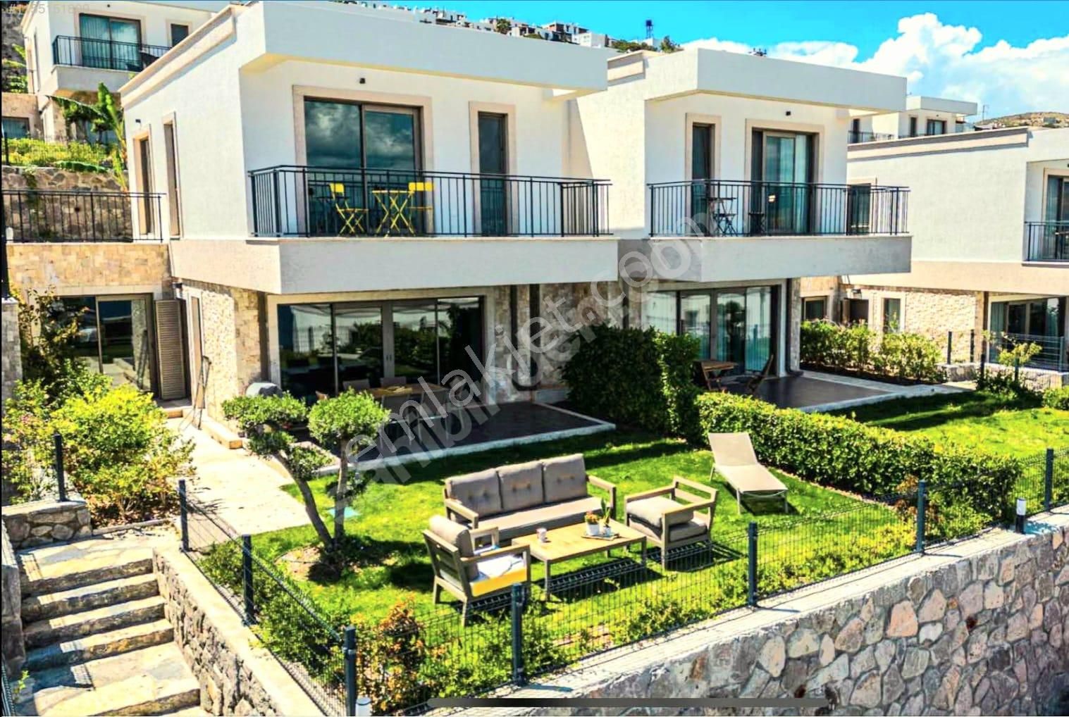 Bodrum Akyarlar Satılık Villa  Bodrum Aspat Mevkinde Satılık Denize Sıfır 4+1 Özel Plajlı Villa