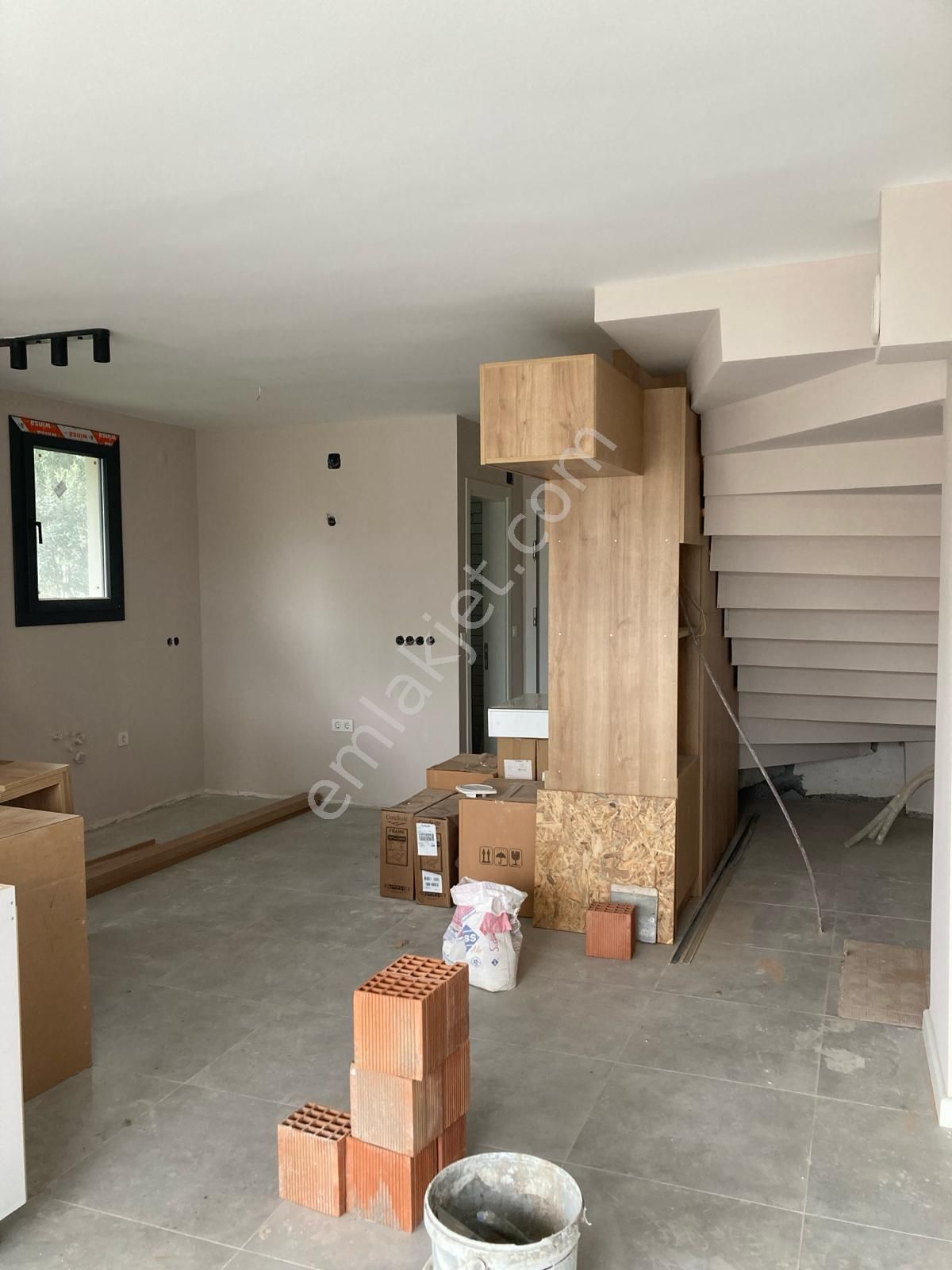 Küçükkuyu Zeus Yolu Üzeri Satılık 3+1 Lüks Villa - Görsel 9