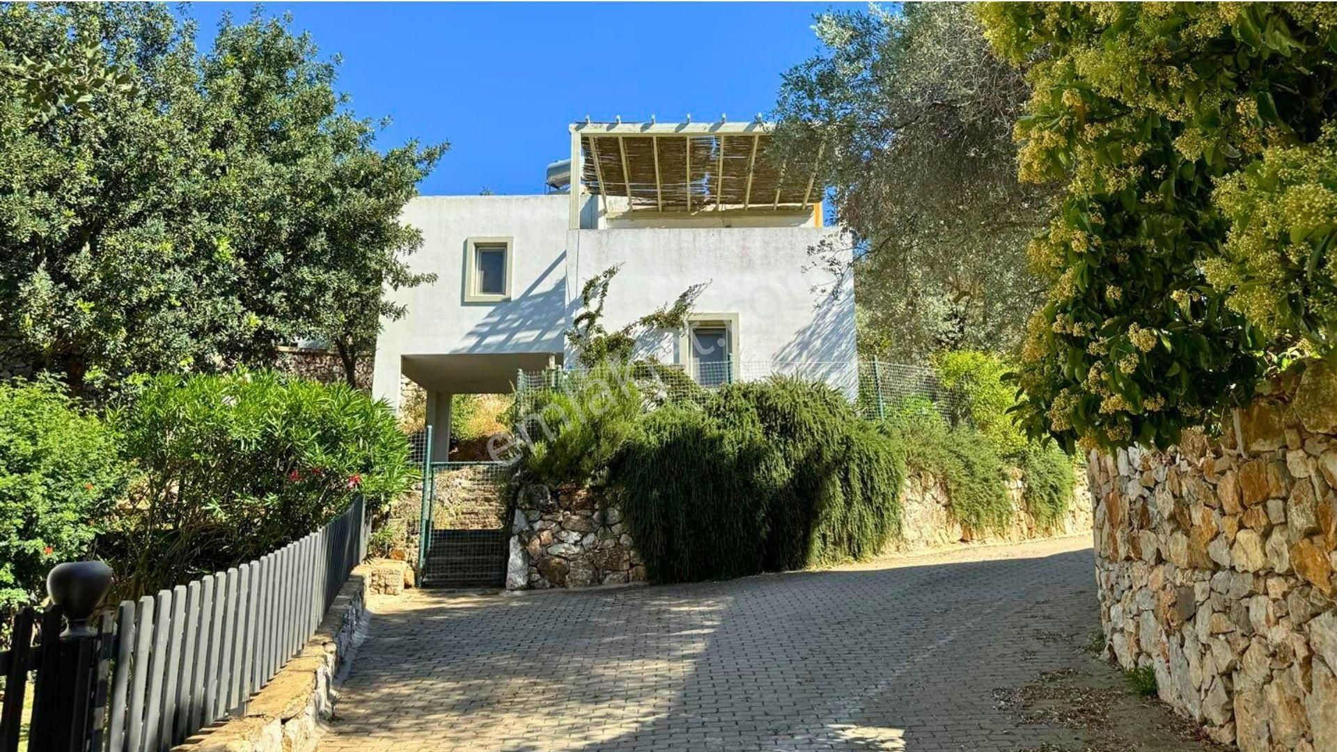 Bodrum Gölköy Satılık Villa  Bodrum Gölköy'de Tadilata Uygun Satılık 3+1 Müstakil Villa