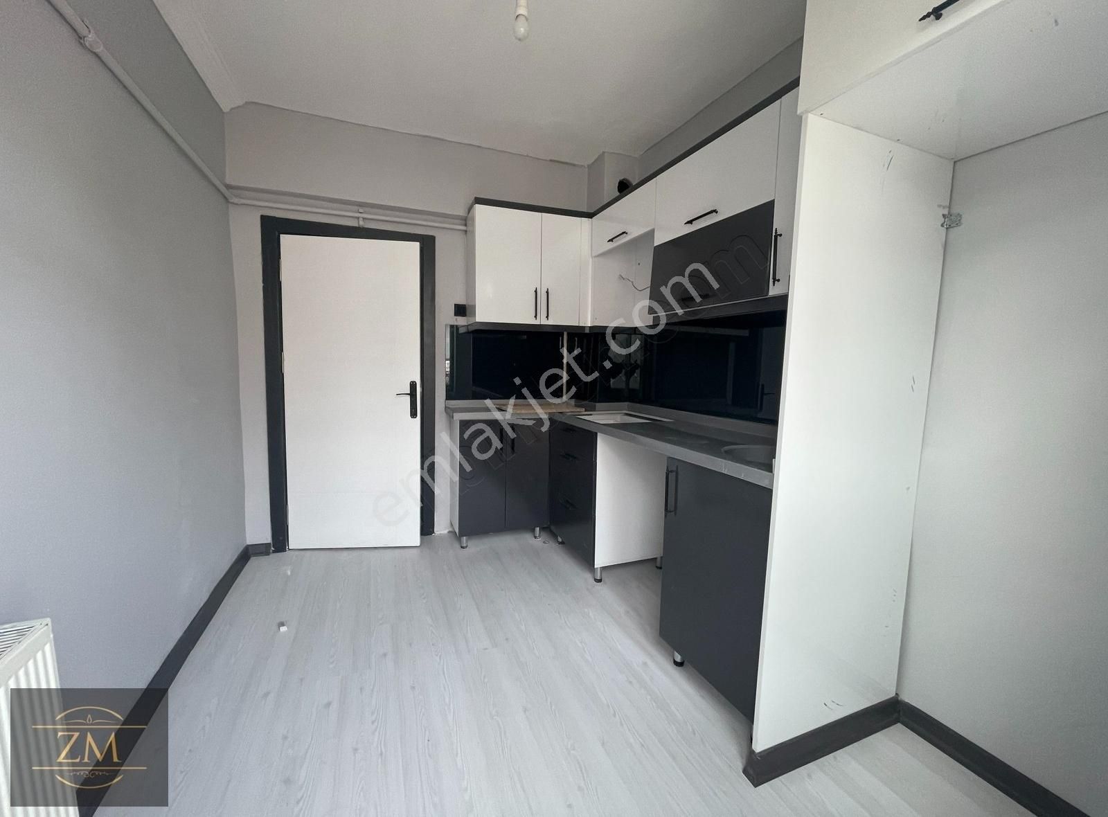 Mamak Abidinpaşa Satılık Daire ABİDİNPAŞA MAHALLESİNDE KARAŞAR CADDESİ ÜZERİNDE SATILIK DAİRE