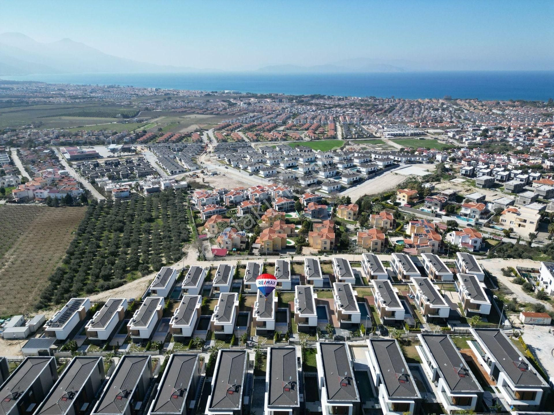 Kuşadası Soğucak Satılık Villa Soğucak'ta Özel Havuzlu Geniş Bahçeli Akıllı Modern Müstakil Villa