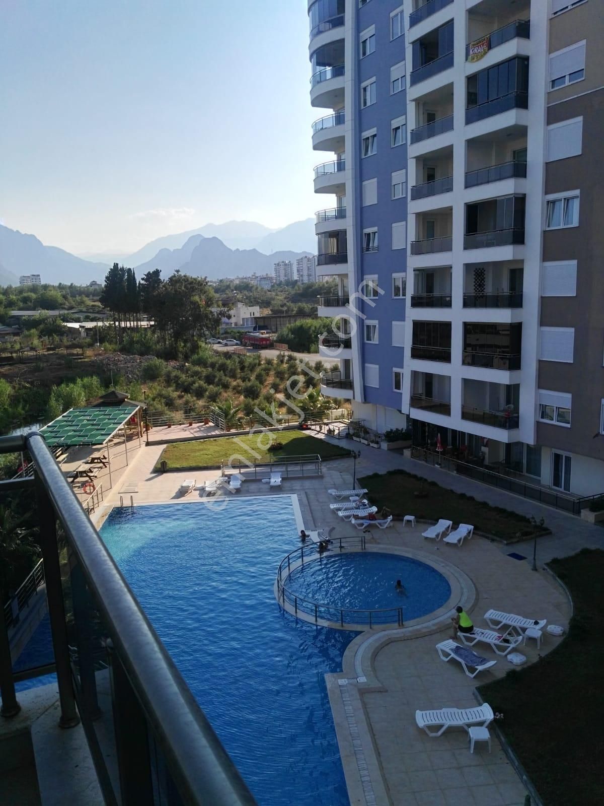 Antalya Konyaaltı Kuşkavağı Mah.de Elit Sitede 3+1 Satılık Daire