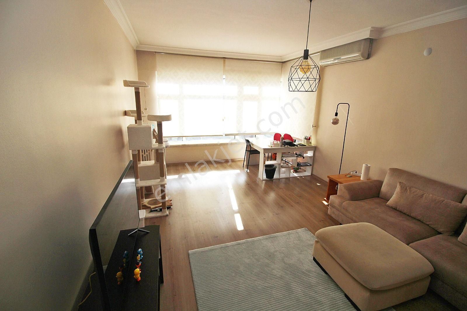 Çankaya Umut Satılık Daire  ÇANKAYA BAĞLAR CADDESİ ÜZERİNDE SATILIK 3+1 DAİRE