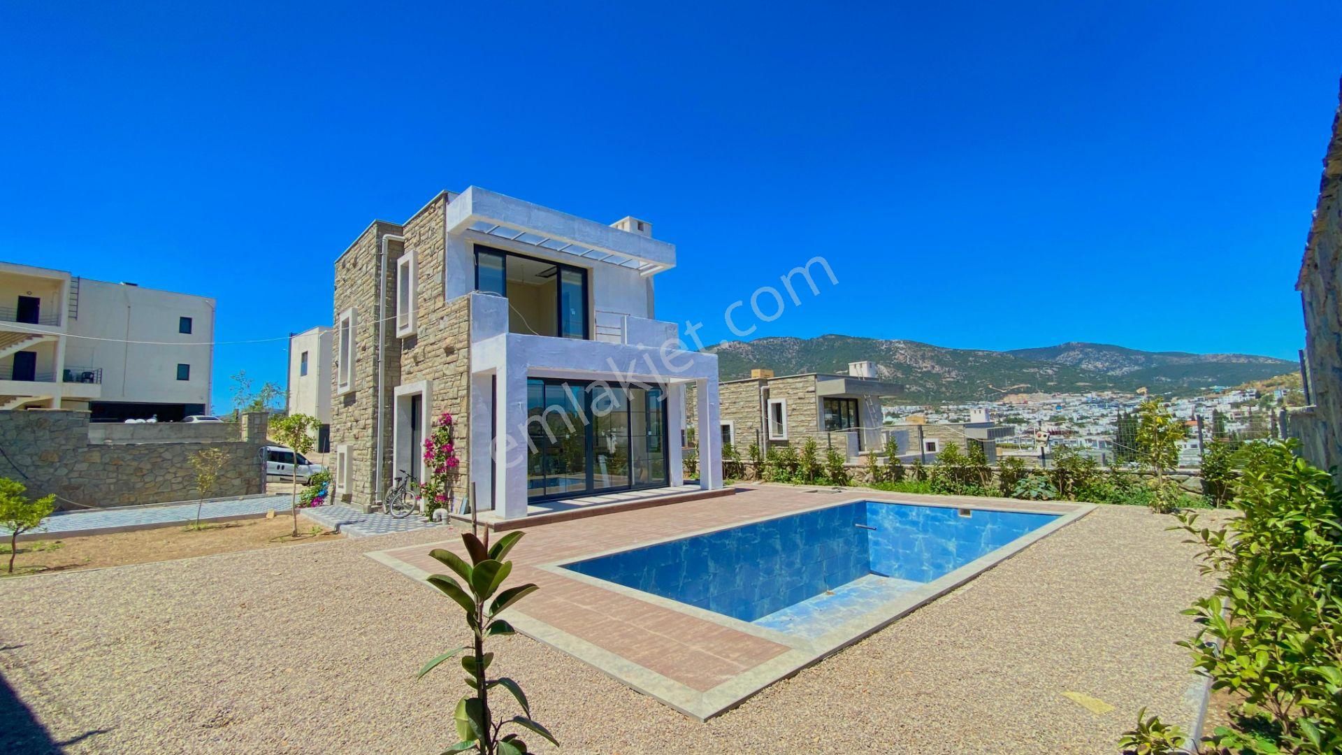 Bodrum Yahşi Satılık Villa  Ortakent'te Satılık Butik Site İçinde 4+1 Tam Müstakil Villa 