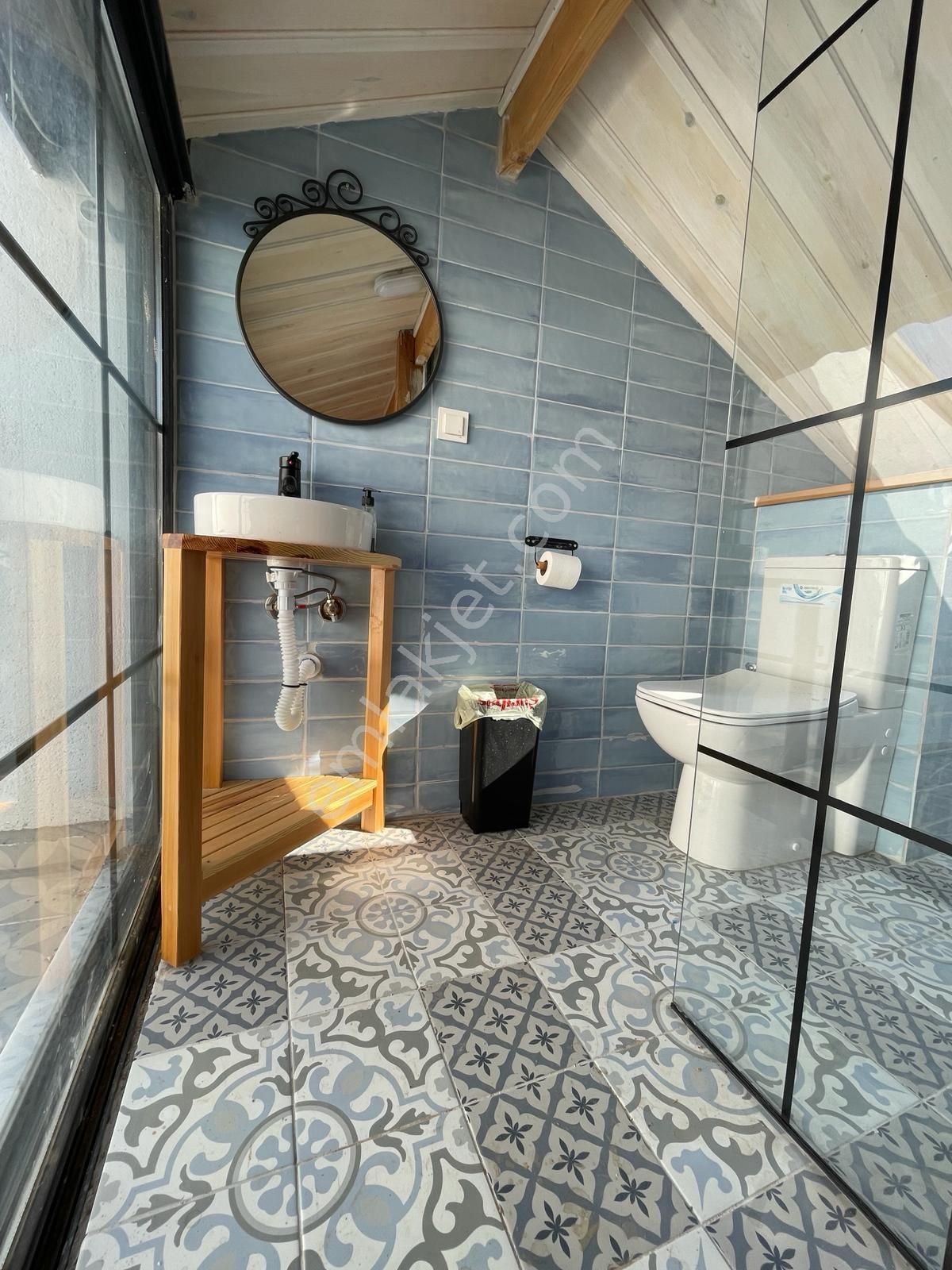 Ayvada'dan Ayvalık Merkez'de Teraslı 2 Katlı Taş Rum Evi - Görsel 34