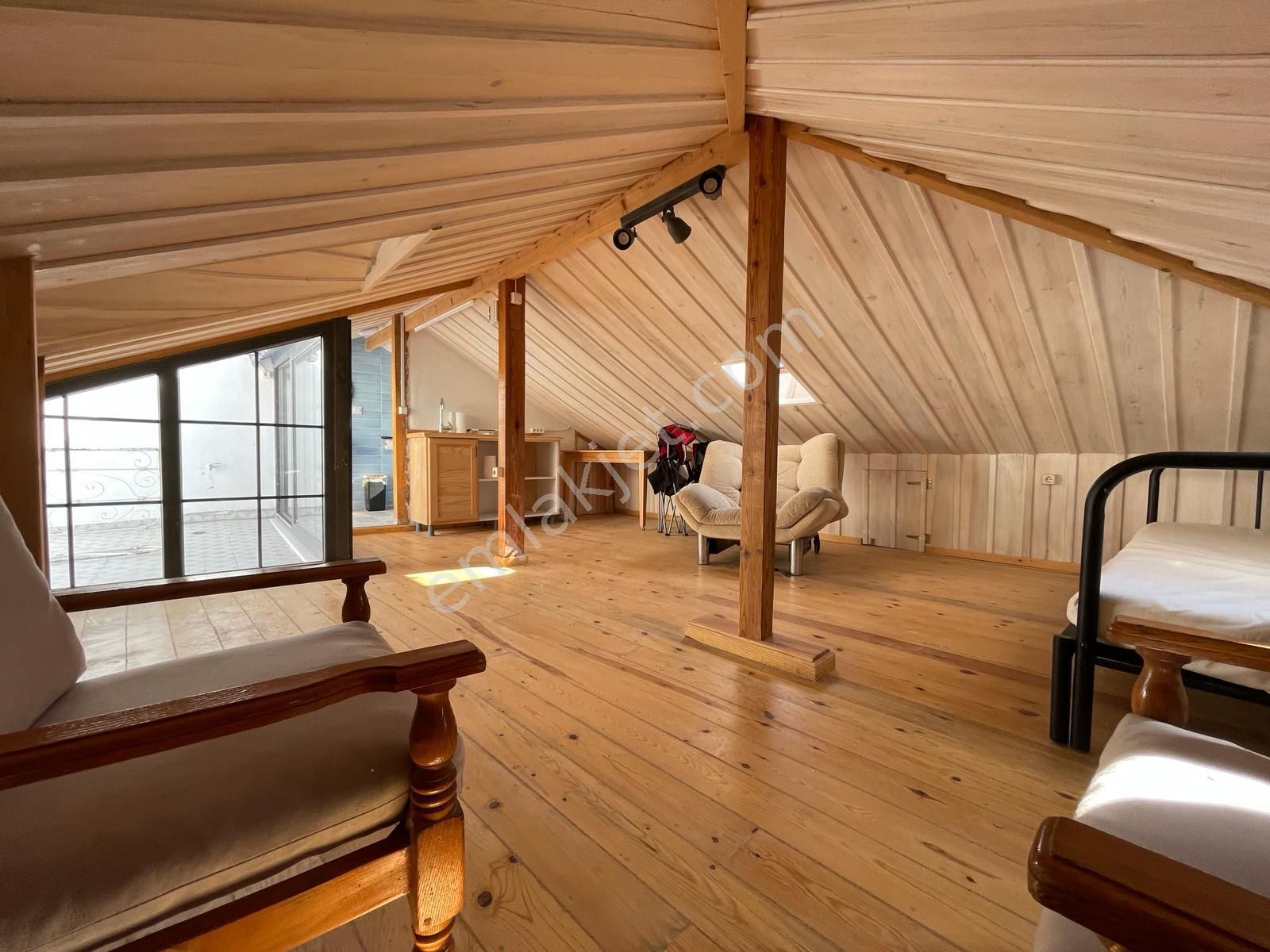 Ayvada'dan Ayvalık Merkez'de Teraslı 2 Katlı Taş Rum Evi - Görsel 32