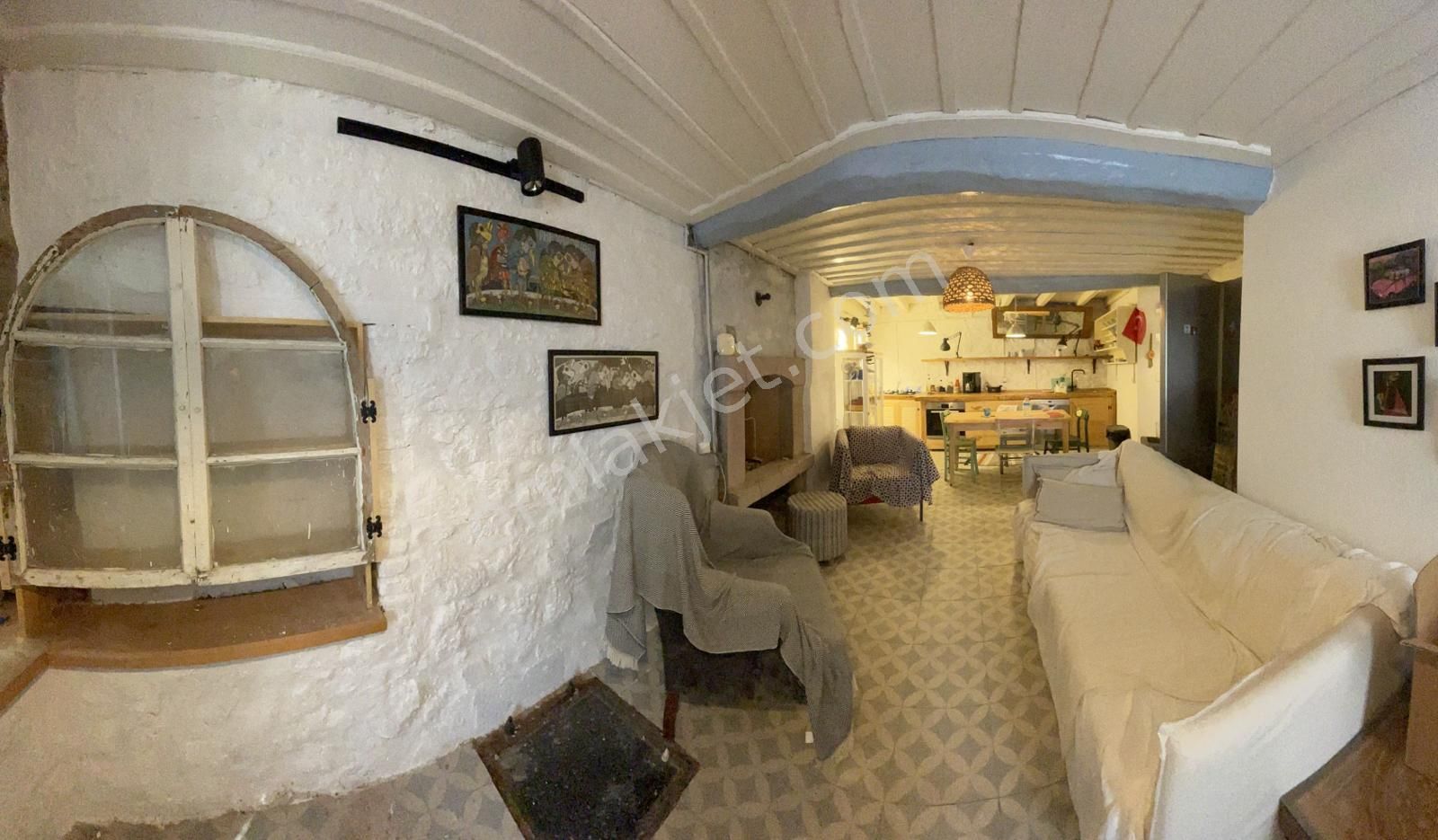 Ayvada'dan Ayvalık Merkez'de Teraslı 2 Katlı Taş Rum Evi - Görsel 12