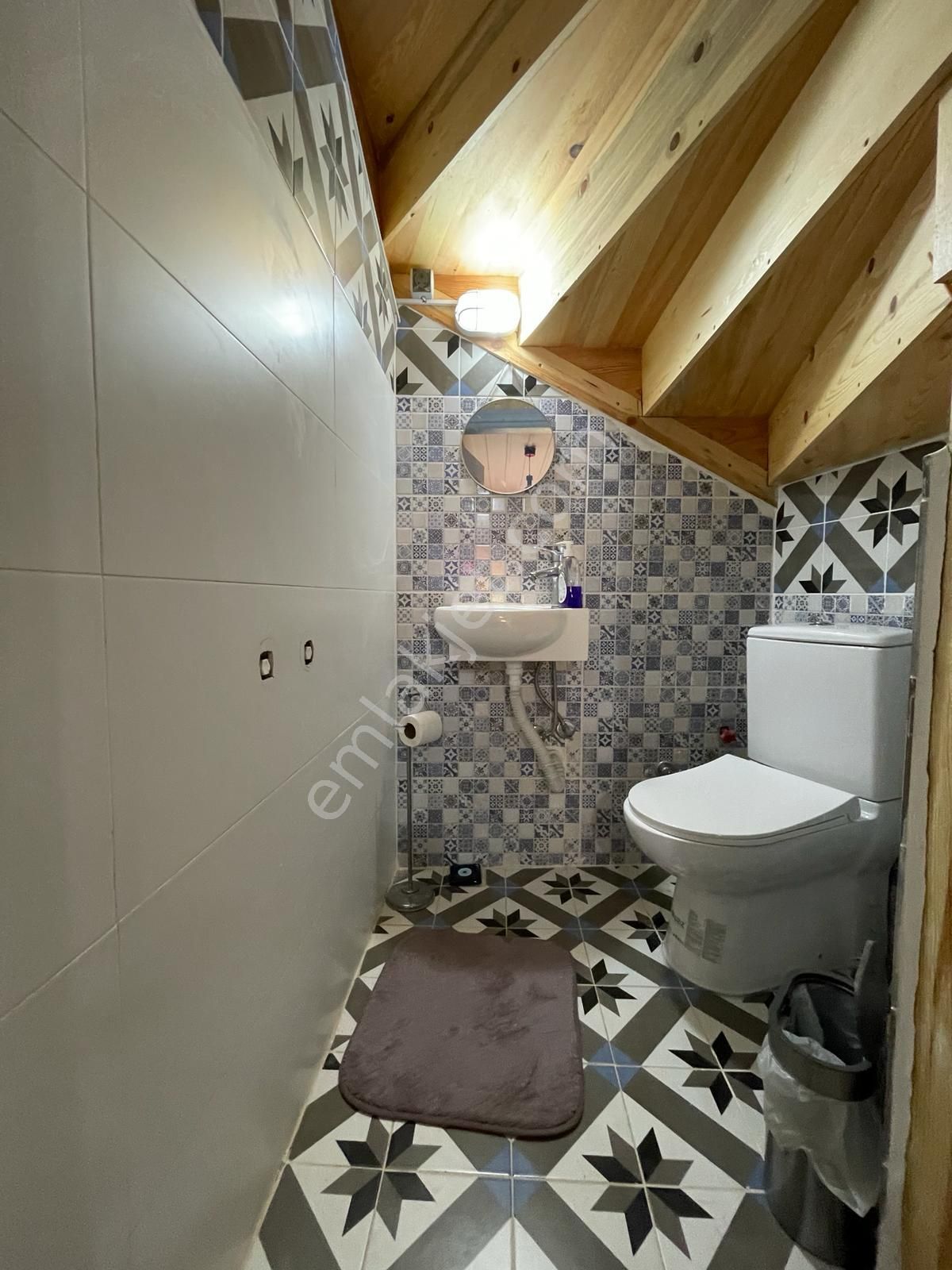 Ayvada'dan Ayvalık Merkez'de Teraslı 2 Katlı Taş Rum Evi - Görsel 29