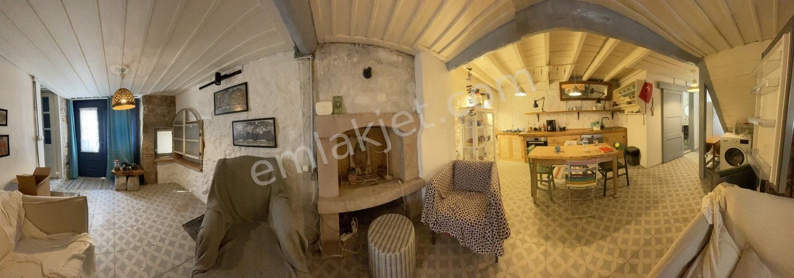 Ayvada'dan Ayvalık Merkez'de Teraslı 2 Katlı Taş Rum Evi - Görsel 13