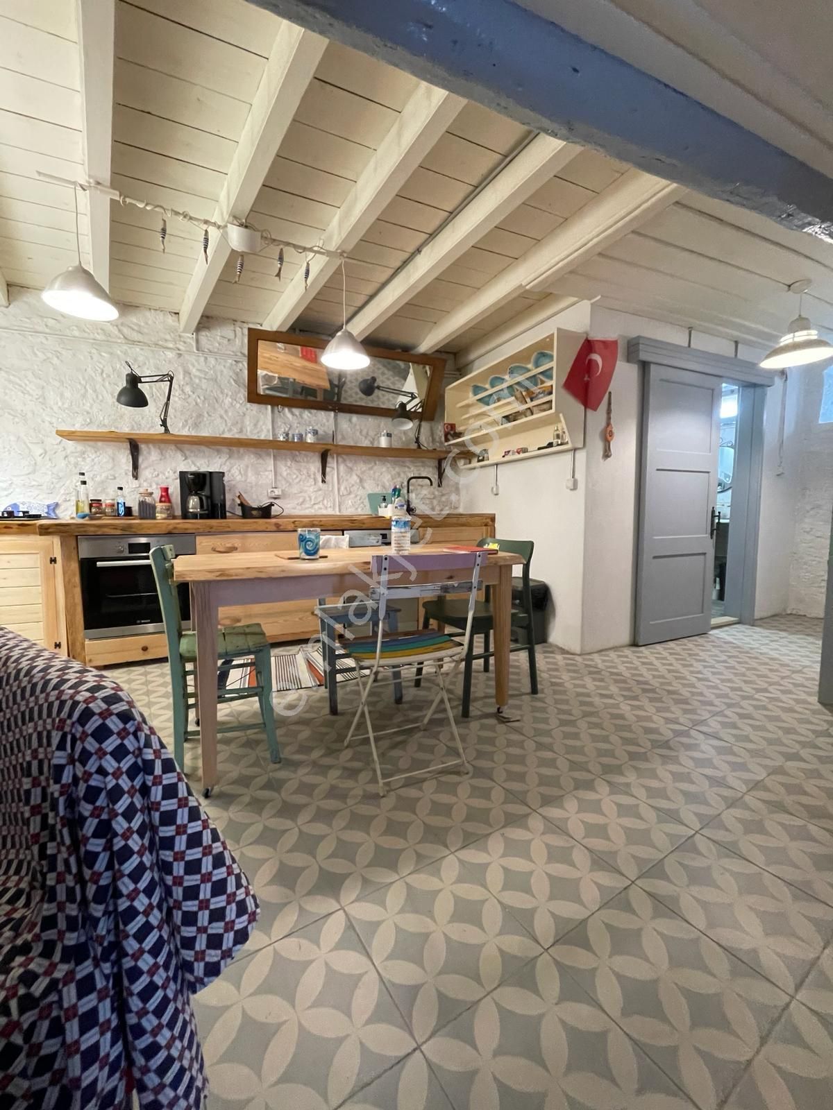 Ayvada'dan Ayvalık Merkez'de Teraslı 2 Katlı Taş Rum Evi - Görsel 11