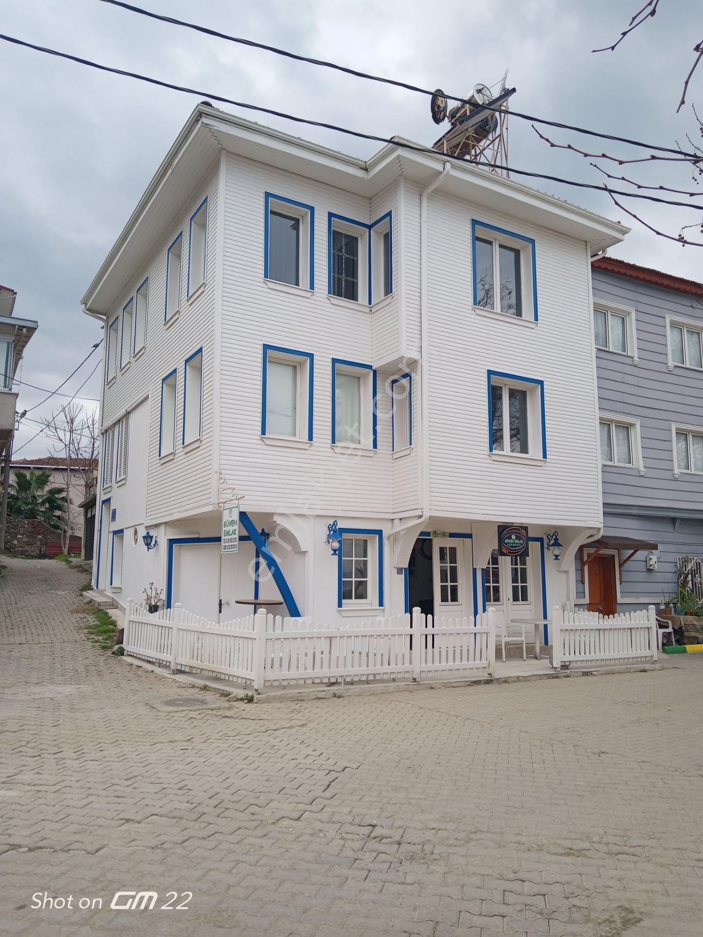 Bursa Mudanya Satılık Otel  Trilye 'de Denize Sıfır Otel