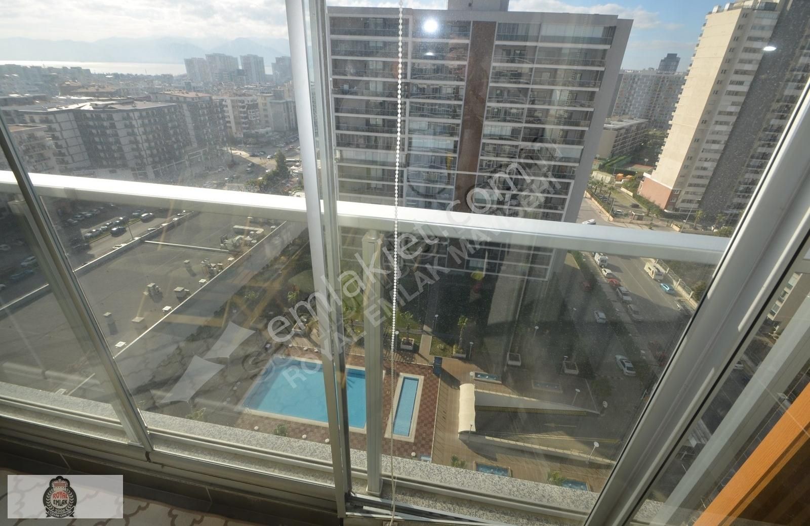 Mavişehir Modern-4'te Satılık Peyzaj Ve Havuz Manzaralı 1+1