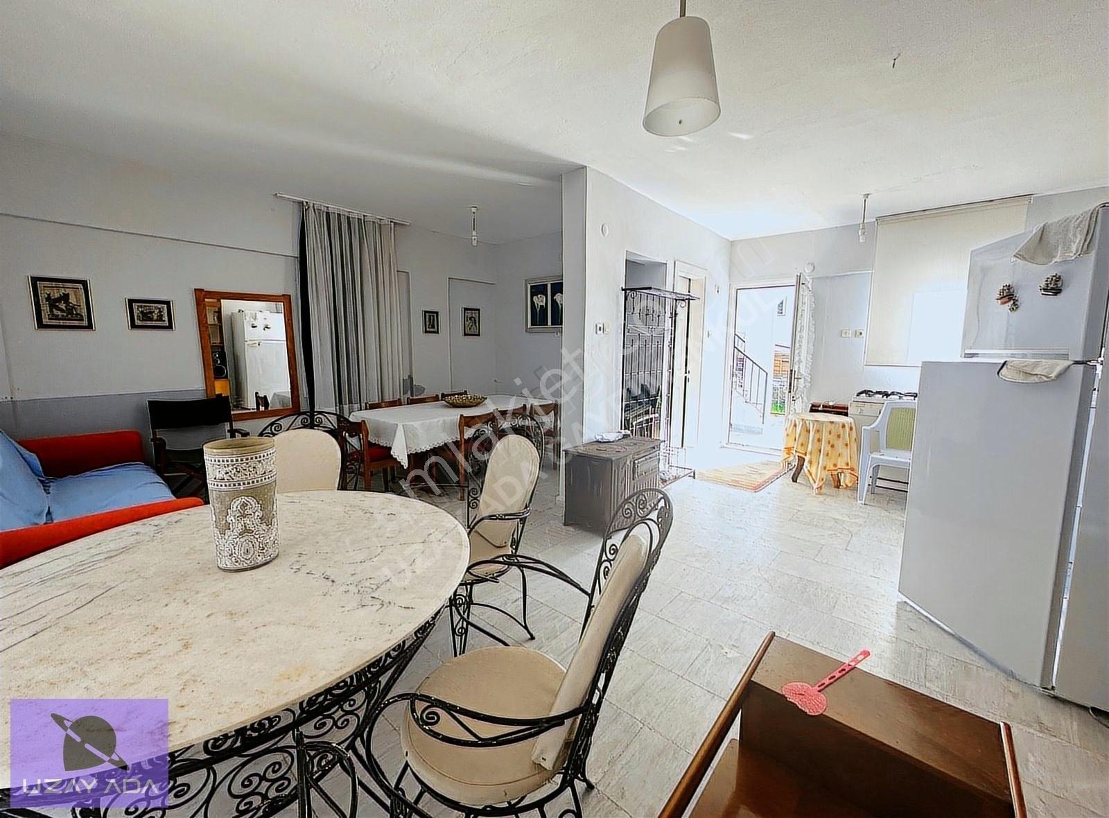 Kusadası Bilgikent Sitesinde Tadilatlı Uygun 3+1 Villa Satılık - Görsel 11