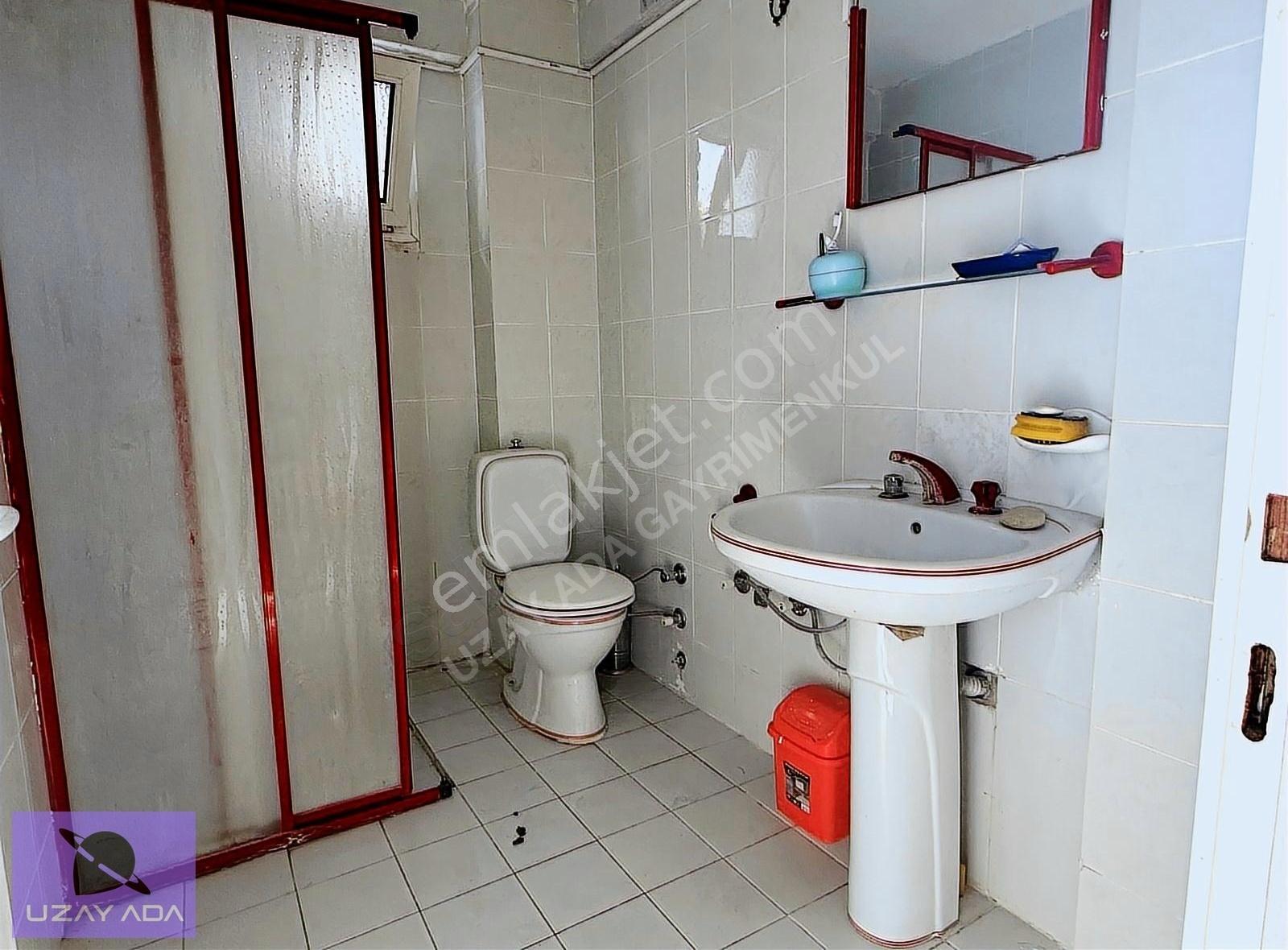 Kusadası Bilgikent Sitesinde Tadilatlı Uygun 3+1 Villa Satılık - Görsel 26