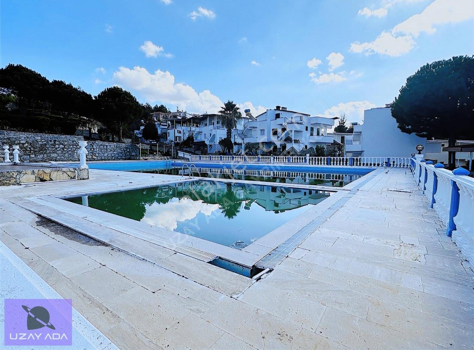 Kusadası Bilgikent Sitesinde Tadilatlı Uygun 3+1 Villa Satılık - Görsel 28