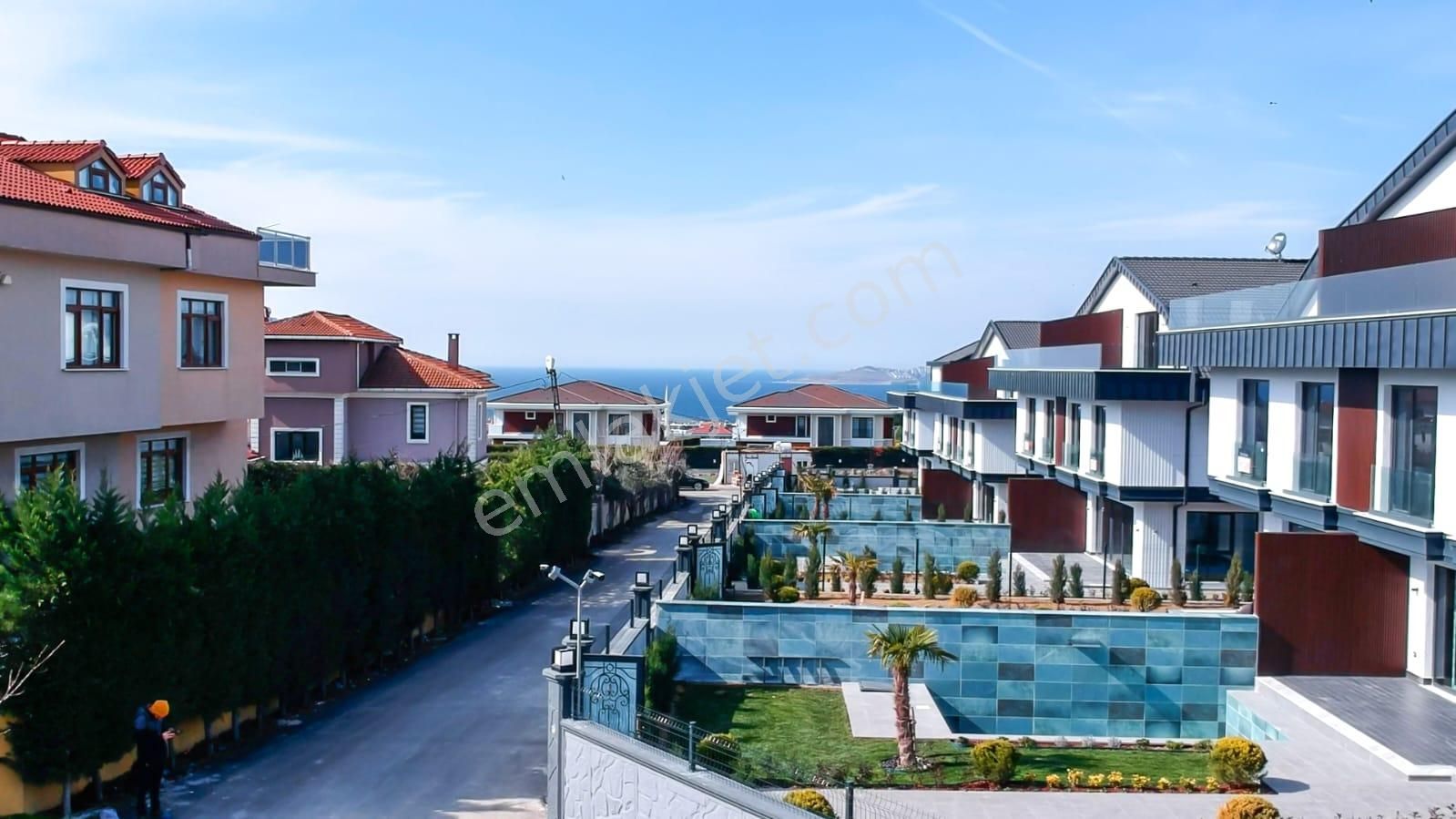 Beylikdüzü Dereağzı Satılık Villa  BEYLİKDÜZÜ DEREAGZINDA LÜXS MUSTEKIL HAVUZLU SATILIK VILLA 