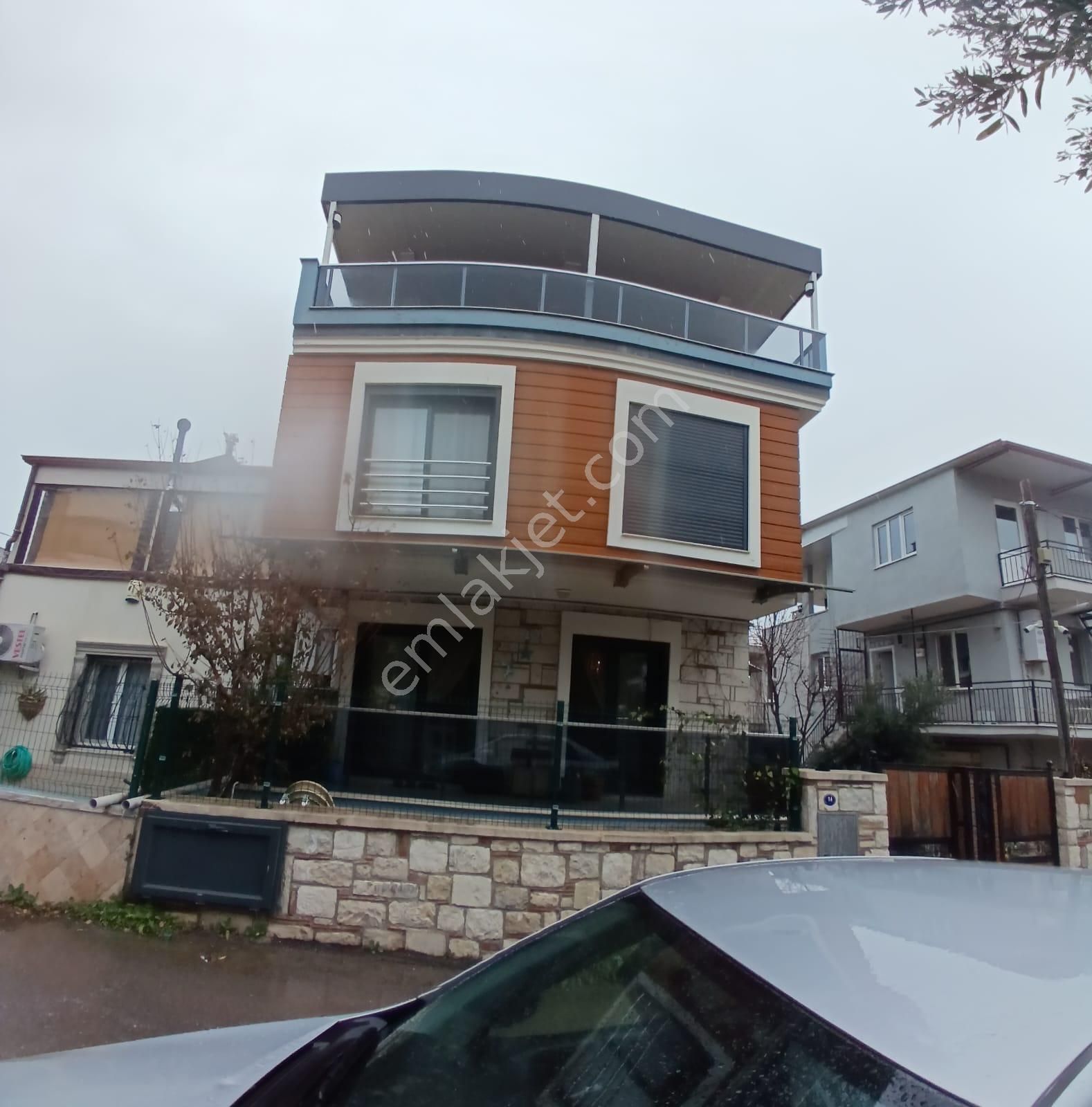 Urla M. Fevzi Çakmak Satılık Villa  LOCATE'DEN URLA'DA DENİZ MANZARALI SATILIK 3+2 VİLLA