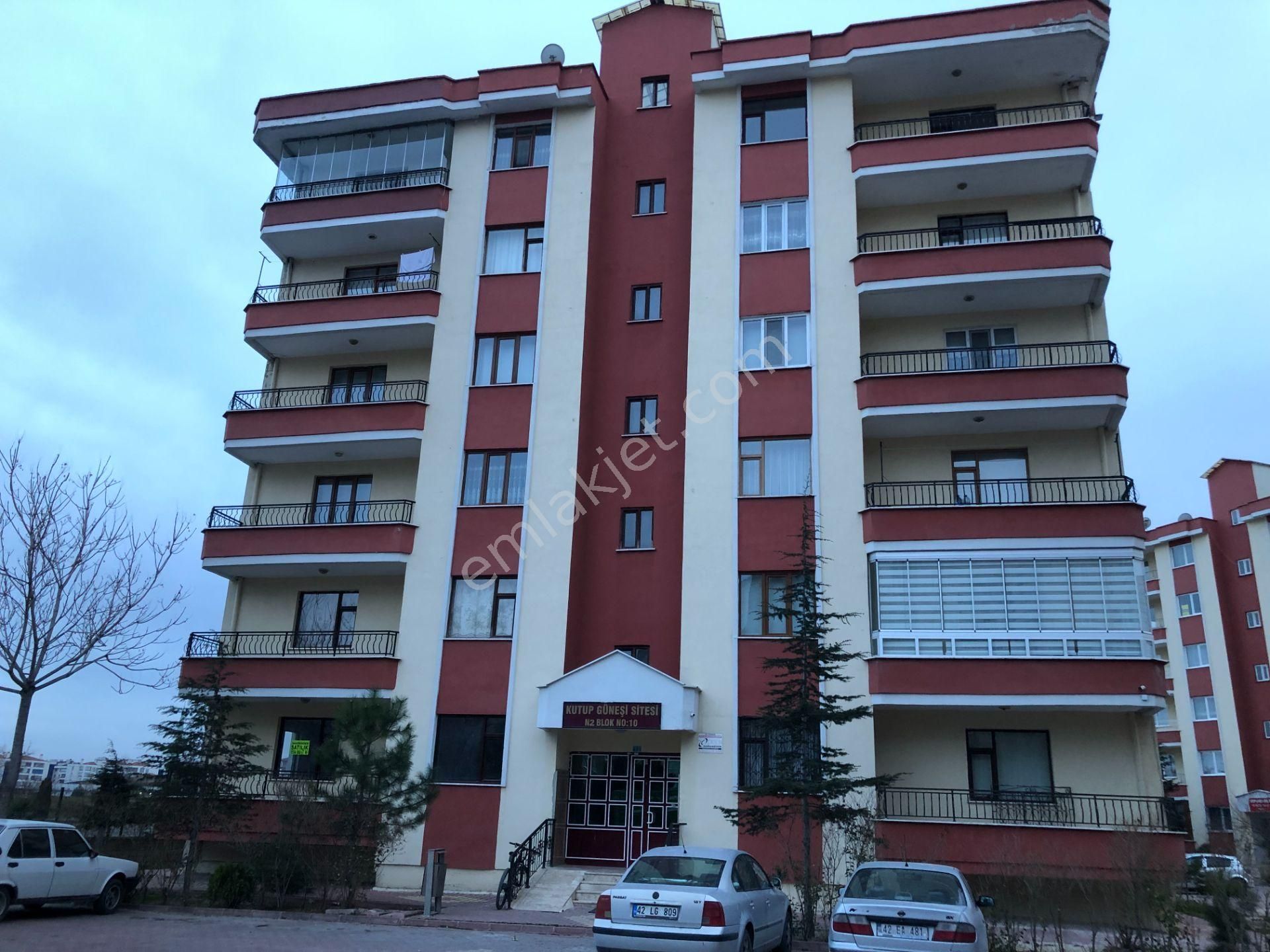 Sahibinden Fetih Caddesinde Satılık Geniş Daire
