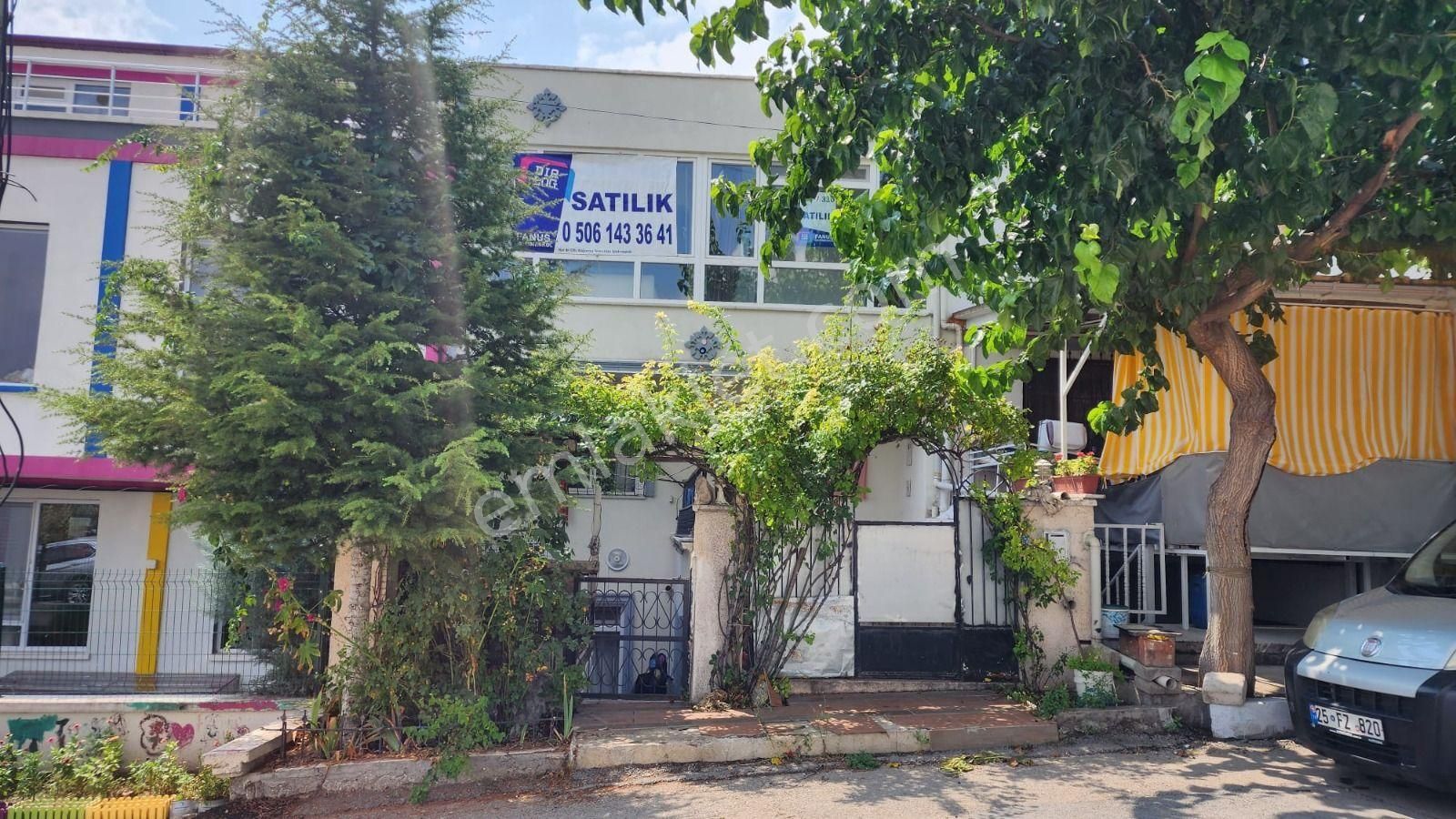 Etimesgut Güzelkent Satılık Müstakil Ev  Eryaman Güzelkent Mahallesinde Satılık 5+1 Tripleks Daire