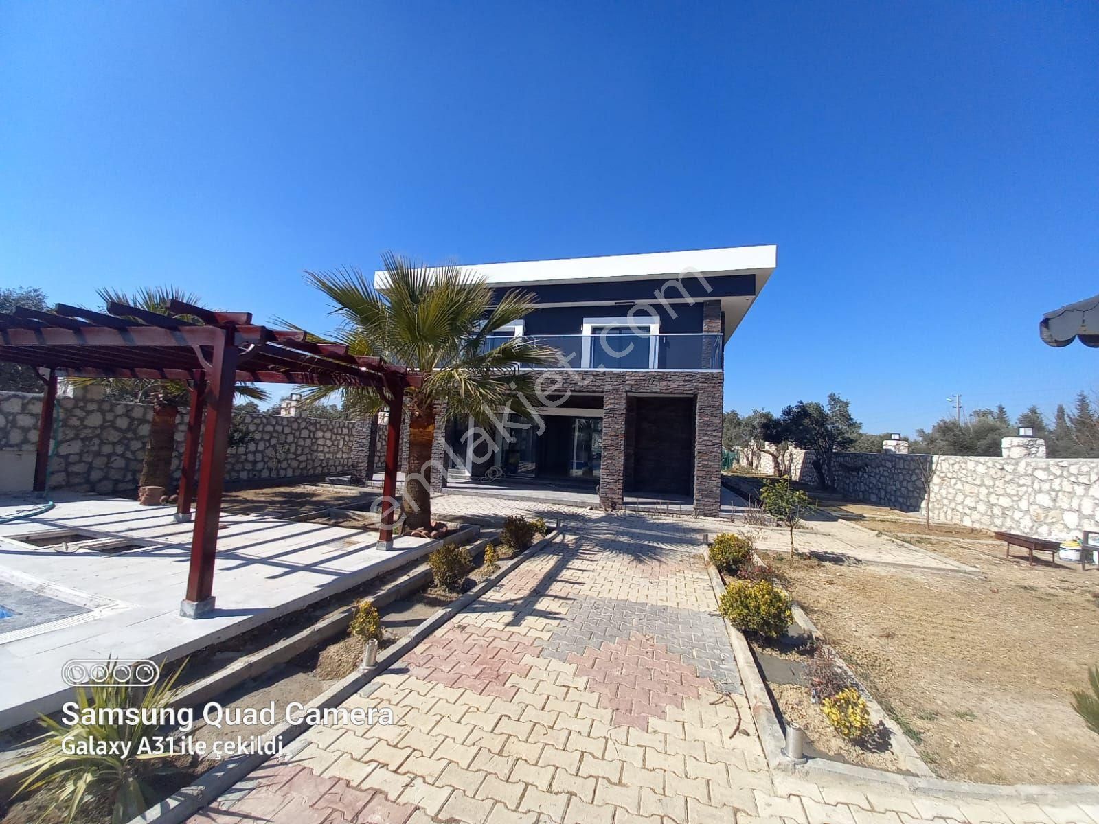 Hakyol'dan 1600 M2 Havuzlu Bağ Bahçeli Dubleks Süper Bir Villa - Görsel 9