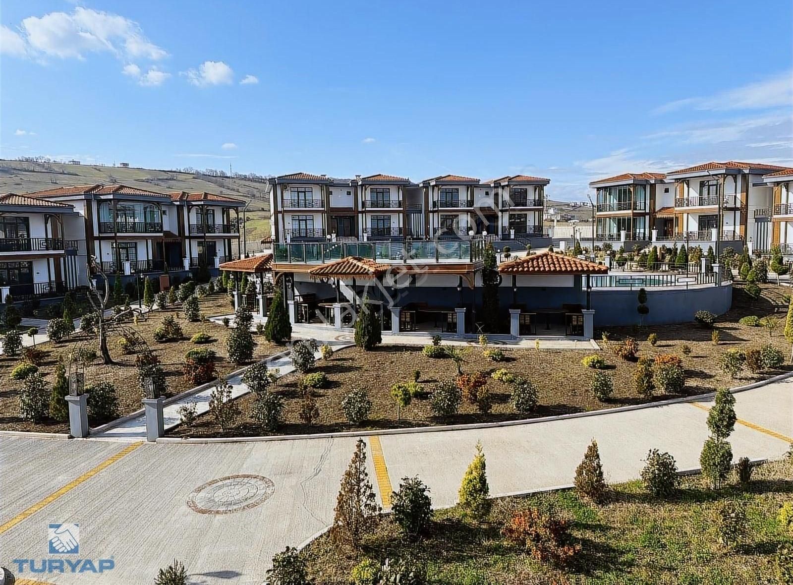 19 Mayıs Dereköy Satılık Villa 19 MAYIS DEREKÖYMAH.HAVUZLU SİTE 3+1 SATILIK VİLLA