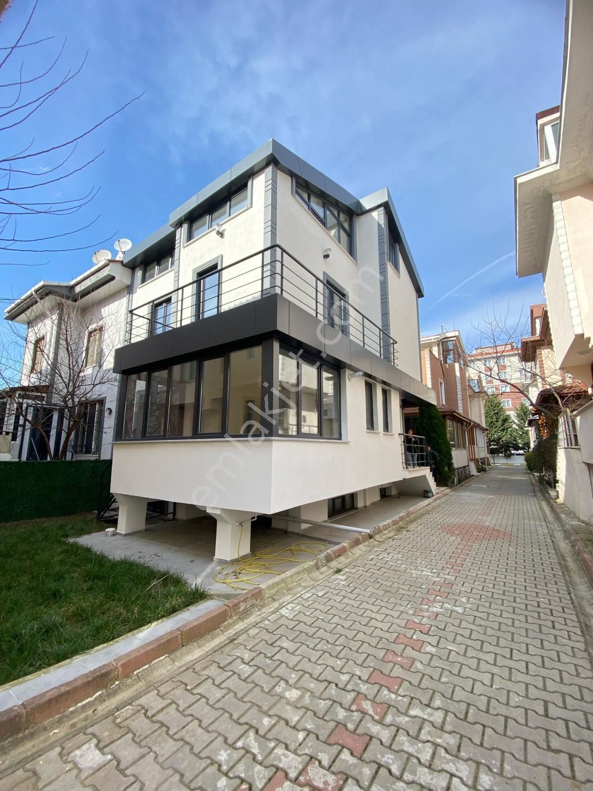 Çorlu Esentepe Satılık Villa EMLAK KONUTLARINDA  7+1 4 KATLI  MÜSTAKİL VİLLA 