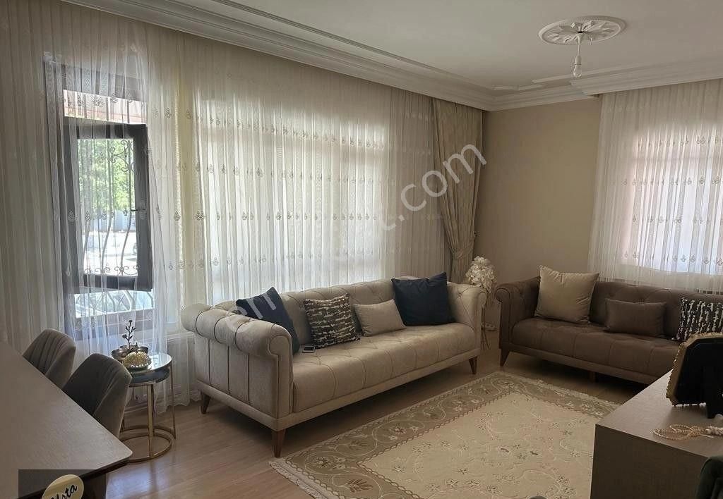 Çankaya Karapınar Satılık Daire KARAPINAR DA YAPILI MERKEZİ KONUMDA 3+1 SATILIK DAİRE