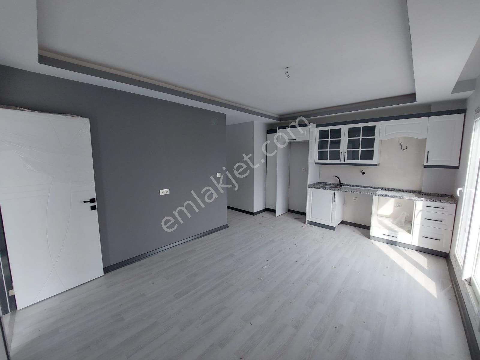 Çarkipare'de düşük katli 1+1 satilik dai̇re