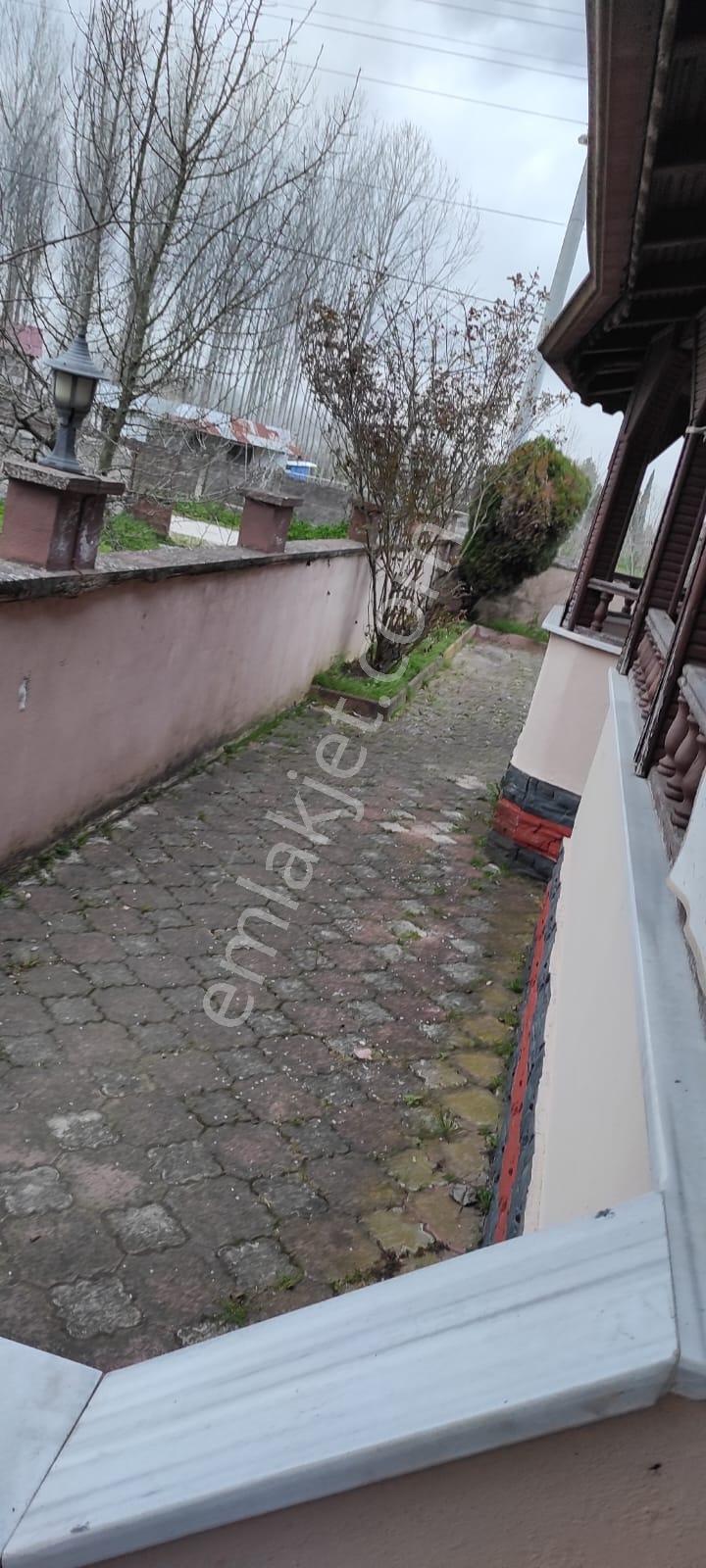 Sahibinden Sakarya/akyazı Acil Satılık 4+1 Villa Ve İmarlı Arsa Toplam 4001 Metrekare - Görsel 8